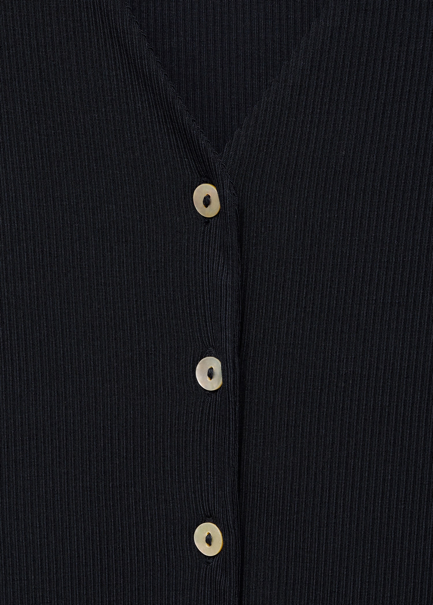 Buttoned lyocell t-shirt - Details of the article 8