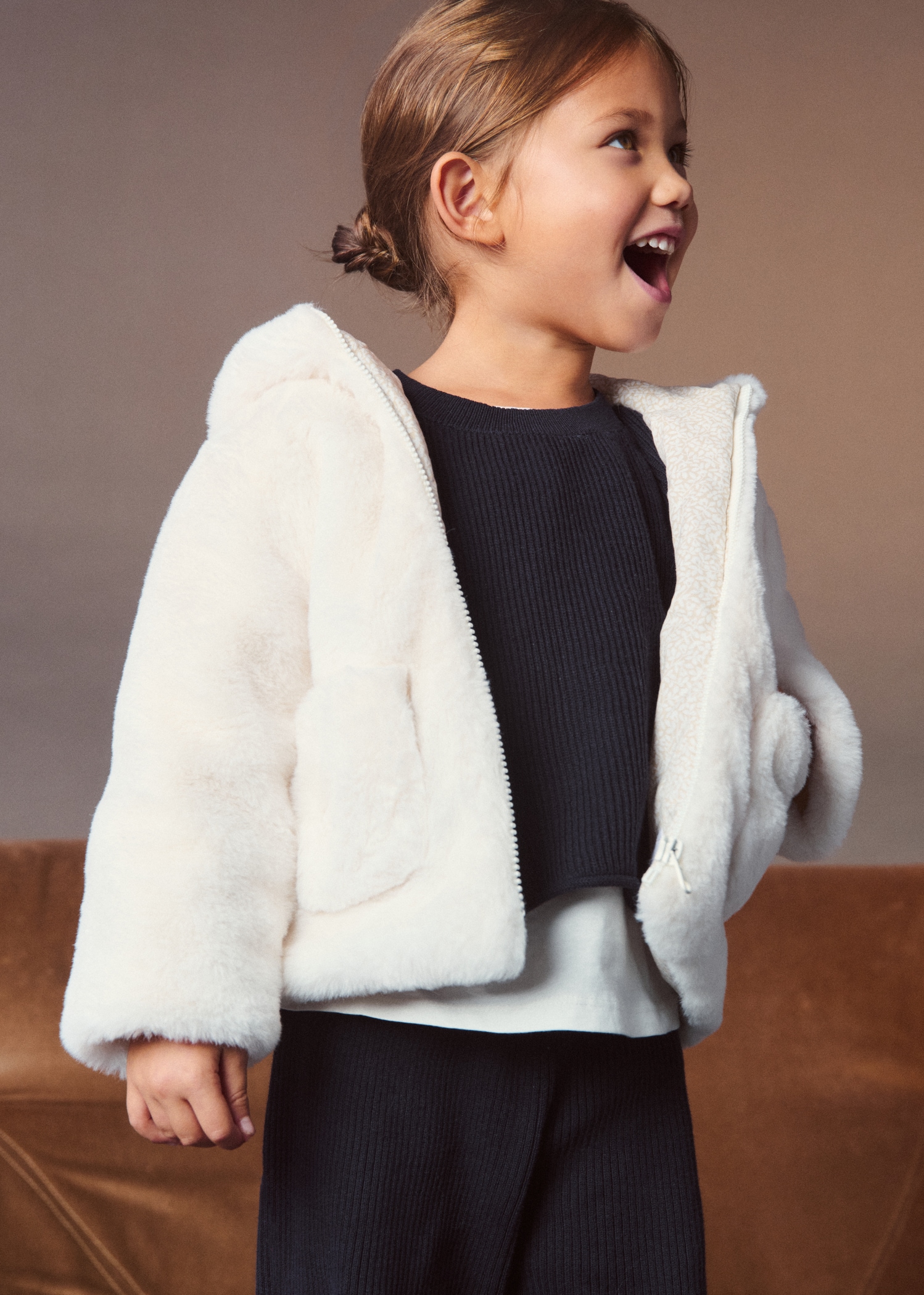 Fluffy coat - Details of the article 5