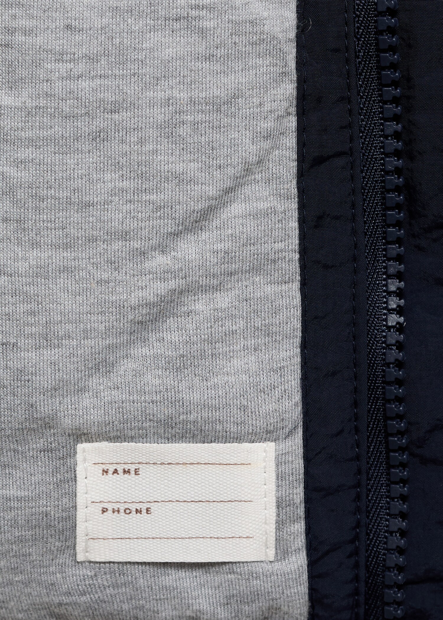 Kapuzenanorak mit Taschen - Detail des Artikels 0
