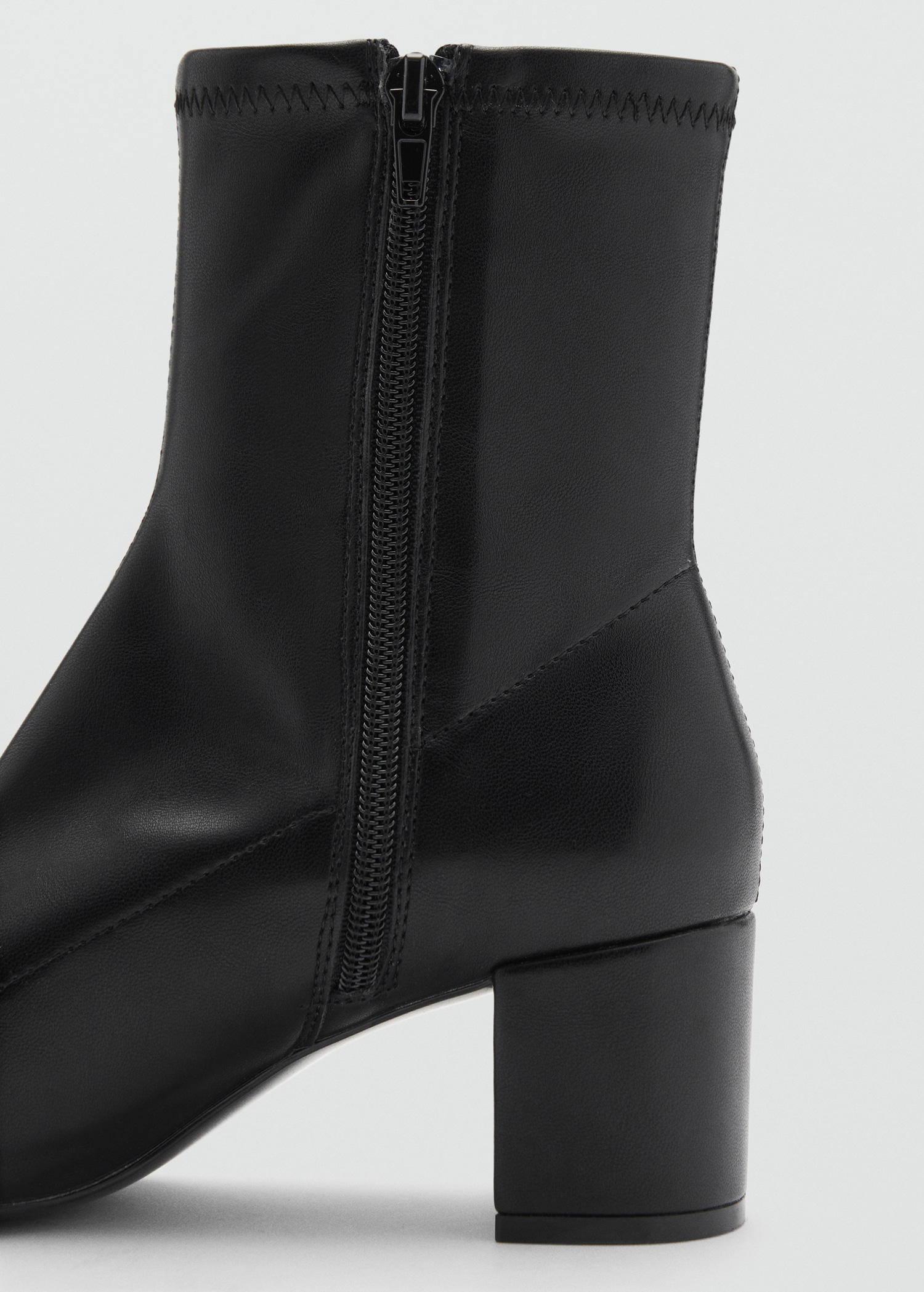 Block-heel ankle boots - Details of the article 1