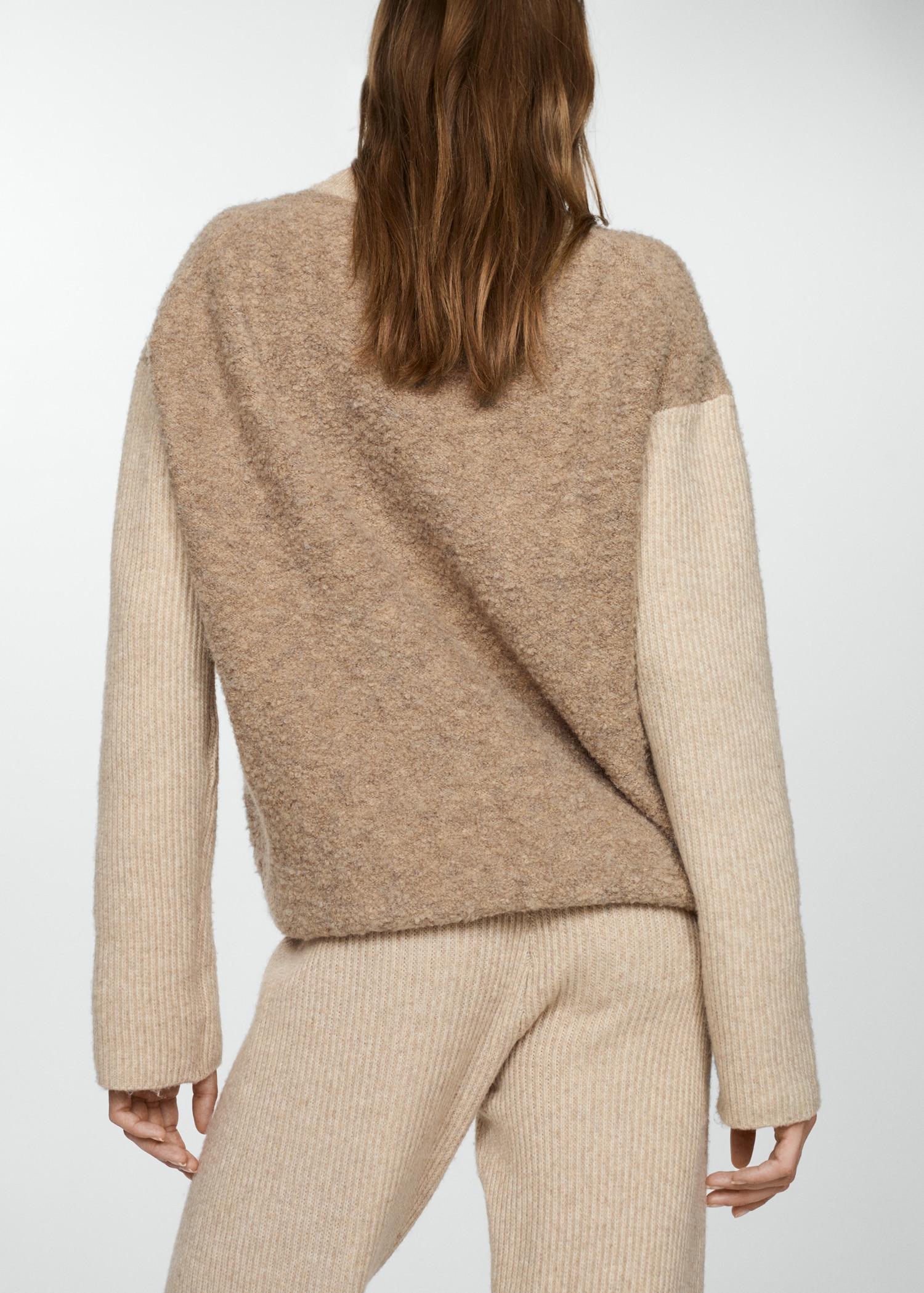 Contrasting knit sweater - Reverse of the article