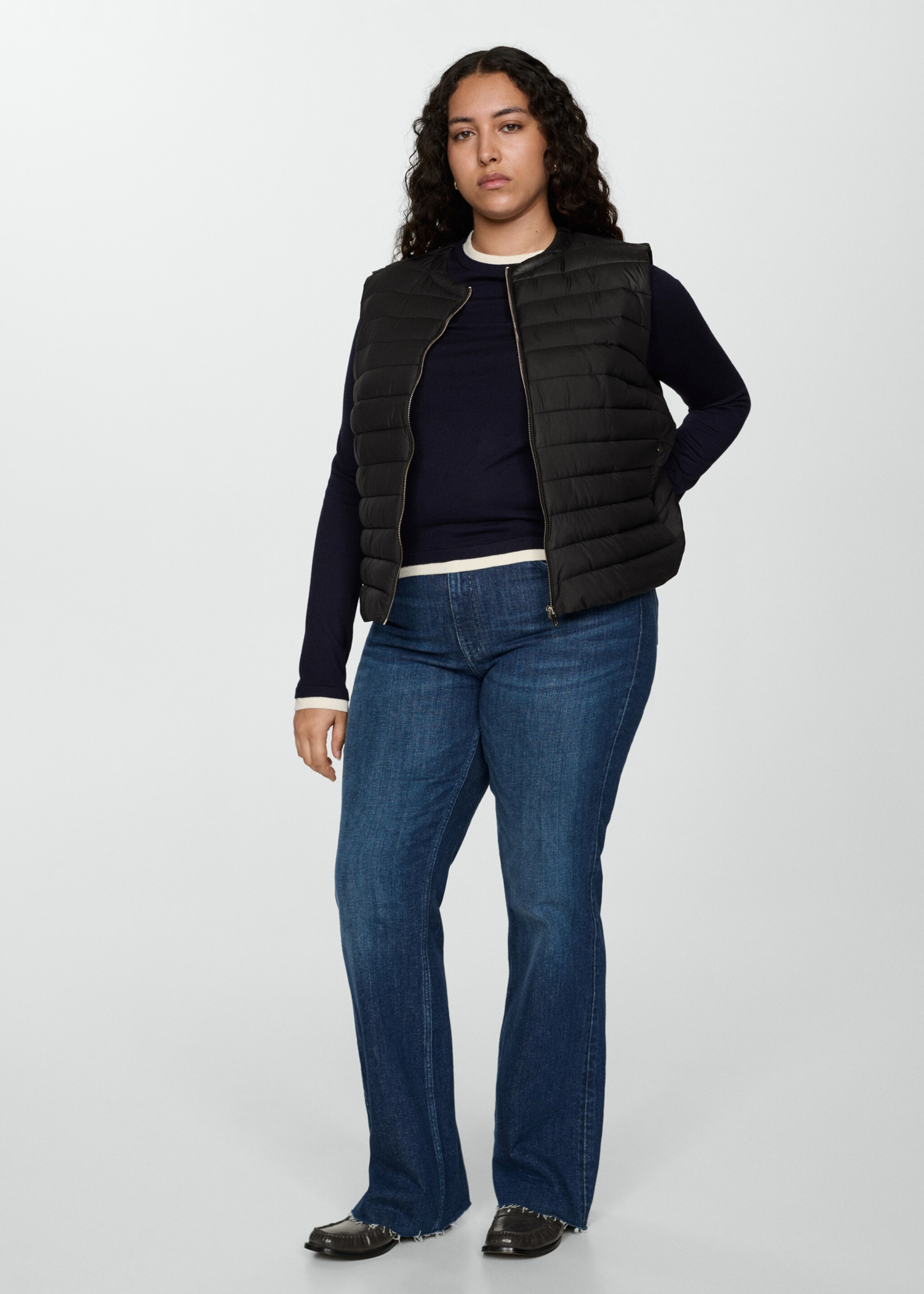 Quilted gilet - Details of the article 3, Black. Ref: 77075634-00.