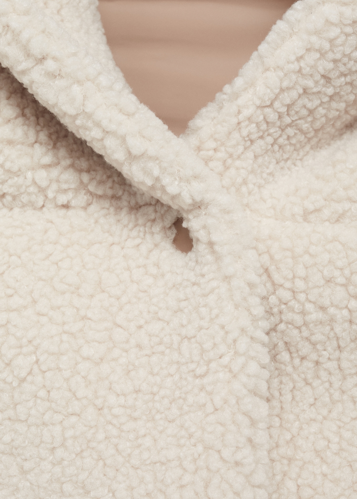 Buttoned sheepskin cape - Details of the article 8