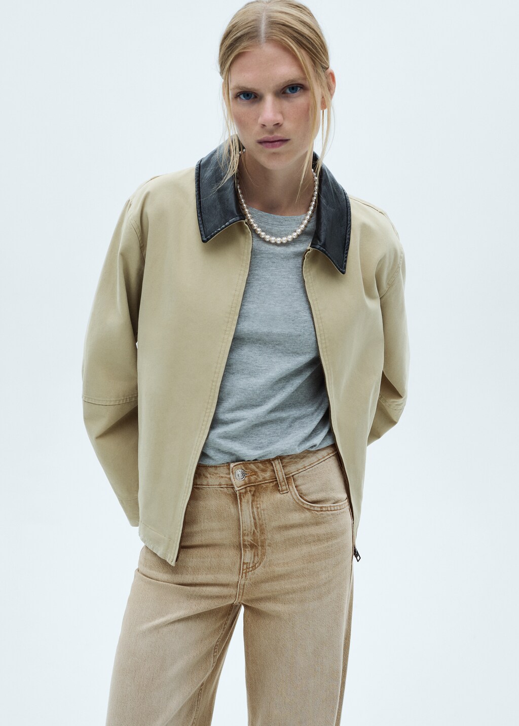 Danila wideleg high-rise jeans - Women | MANGO Kosovo