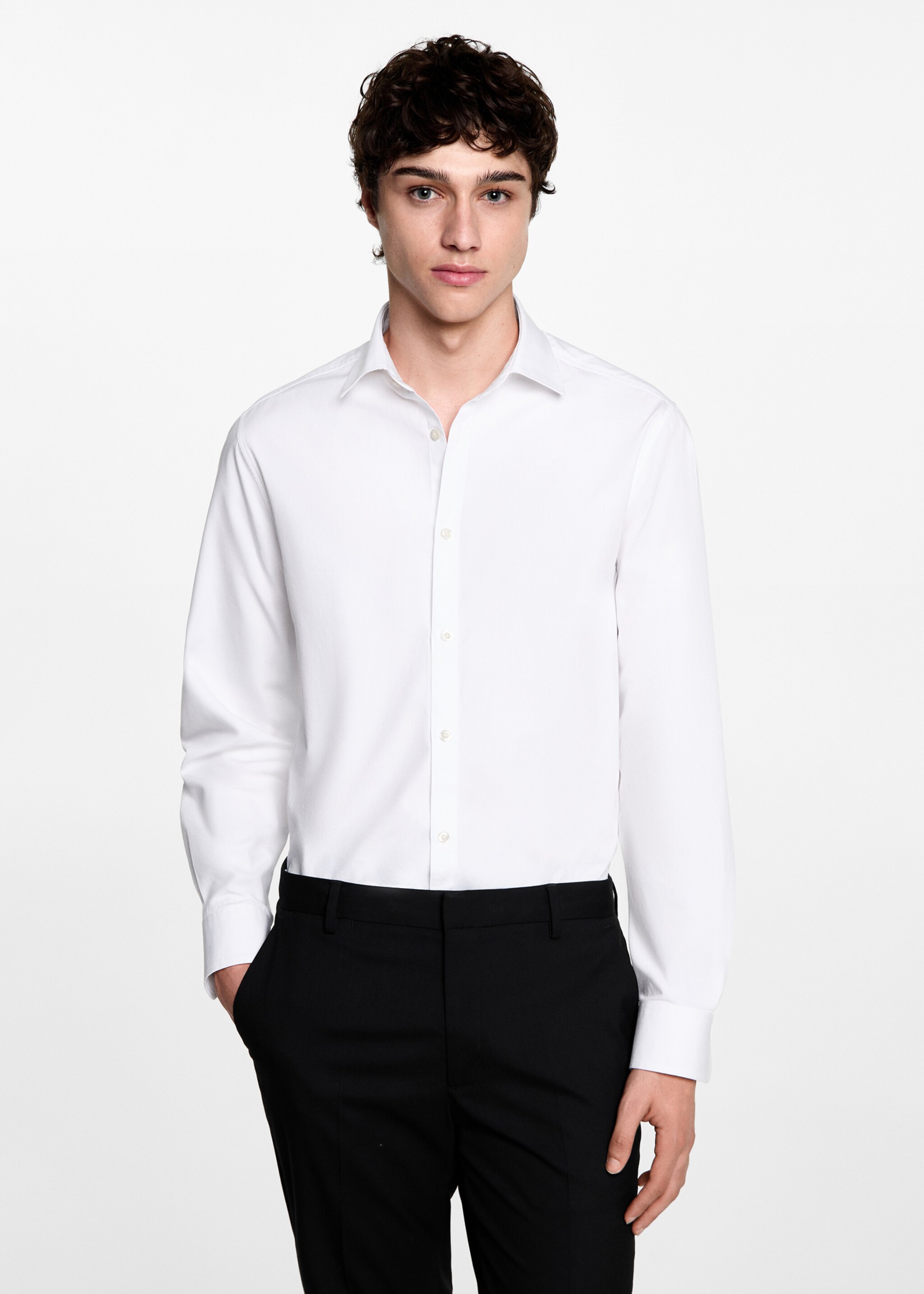 Chemise en coton - Plan moyen, Blanc. Ref: 77075661-00.