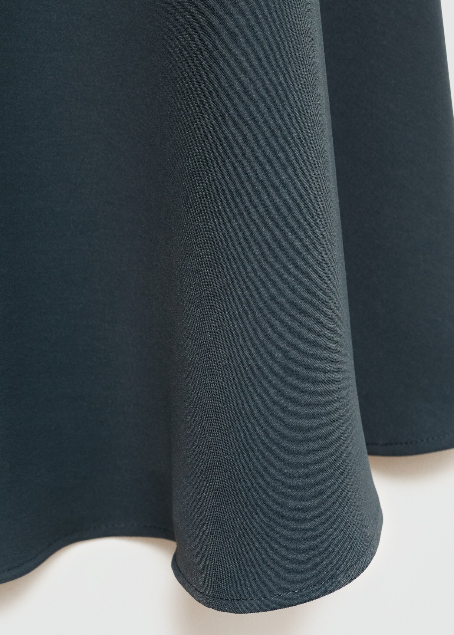 Long flared dress - Details of the article 0