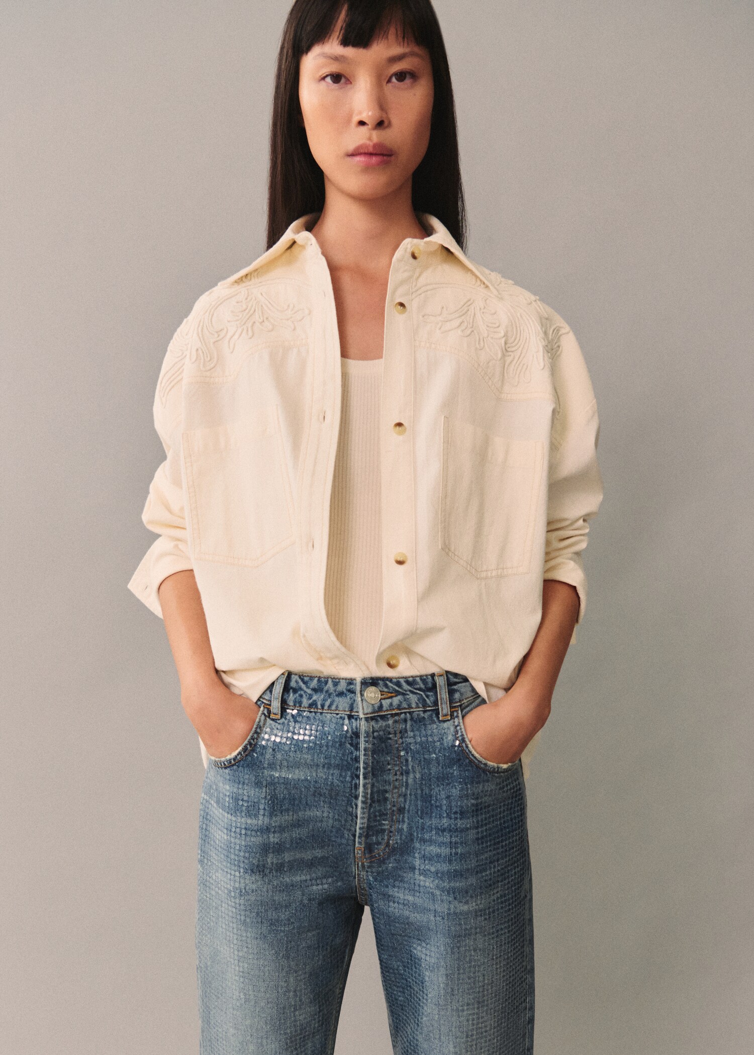 Jeans with sequins under slits - Details of the article 1