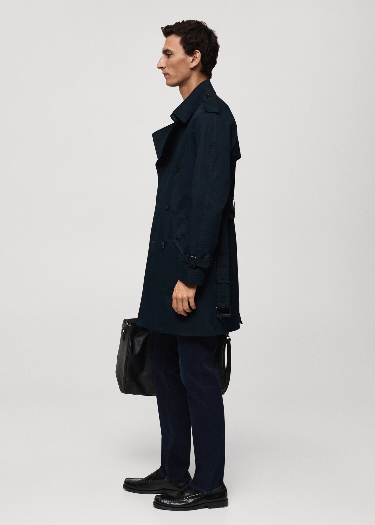 Water-repellent belted trench coat - Details of the article 4