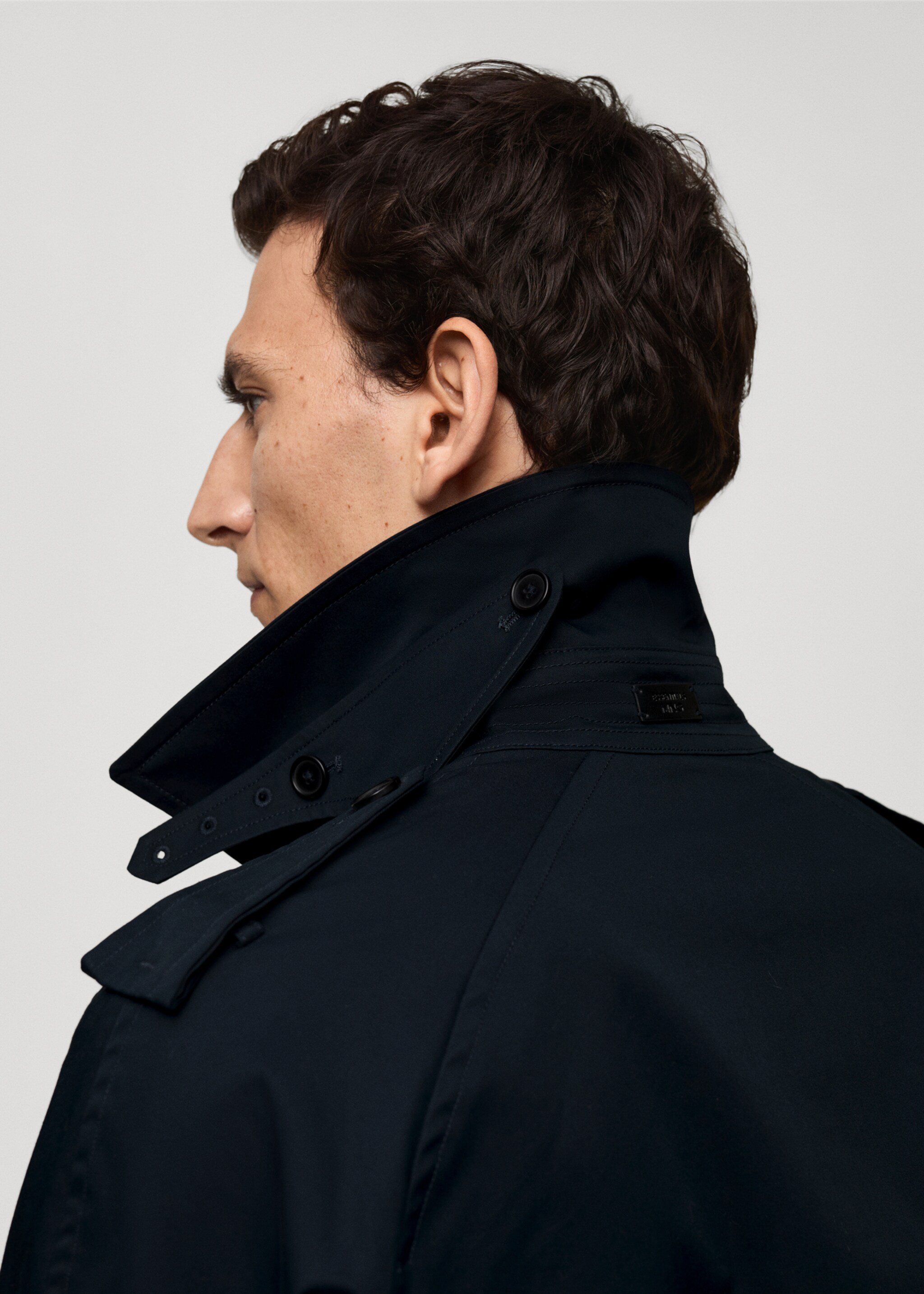 Water-repellent trench coat with belt - Details of the article 6