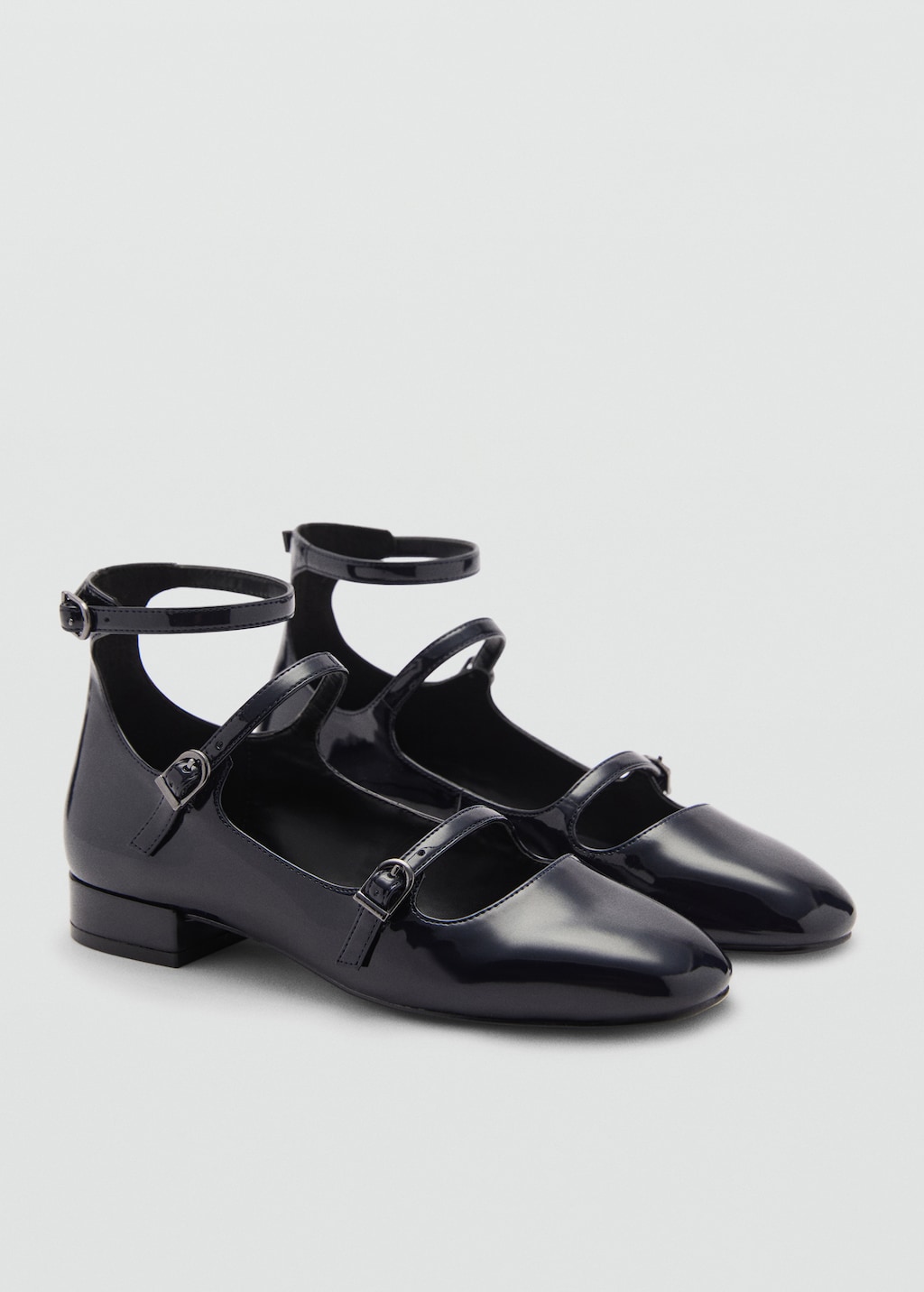 Black patent buckle shoes discount