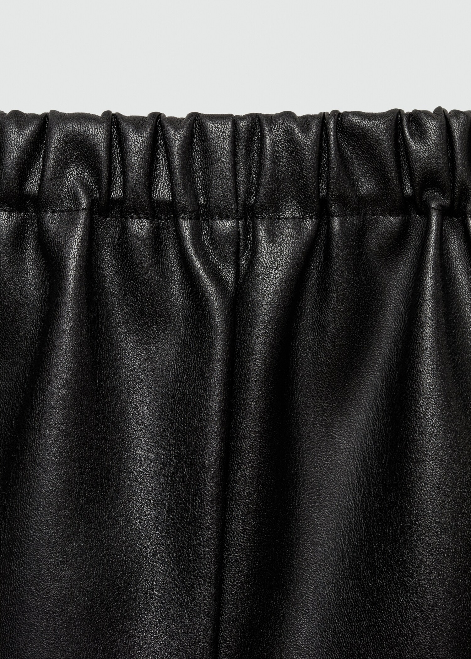 Leather-effect culottes - Details of the article 0