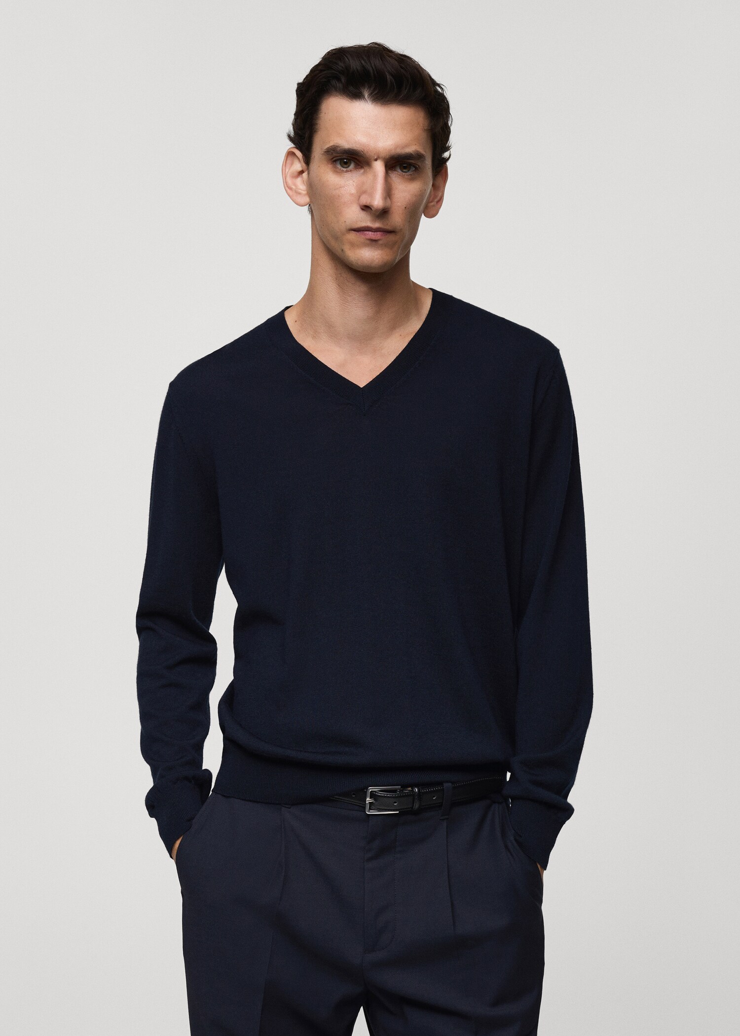 100% merino wool V-neck sweater - Medium plane