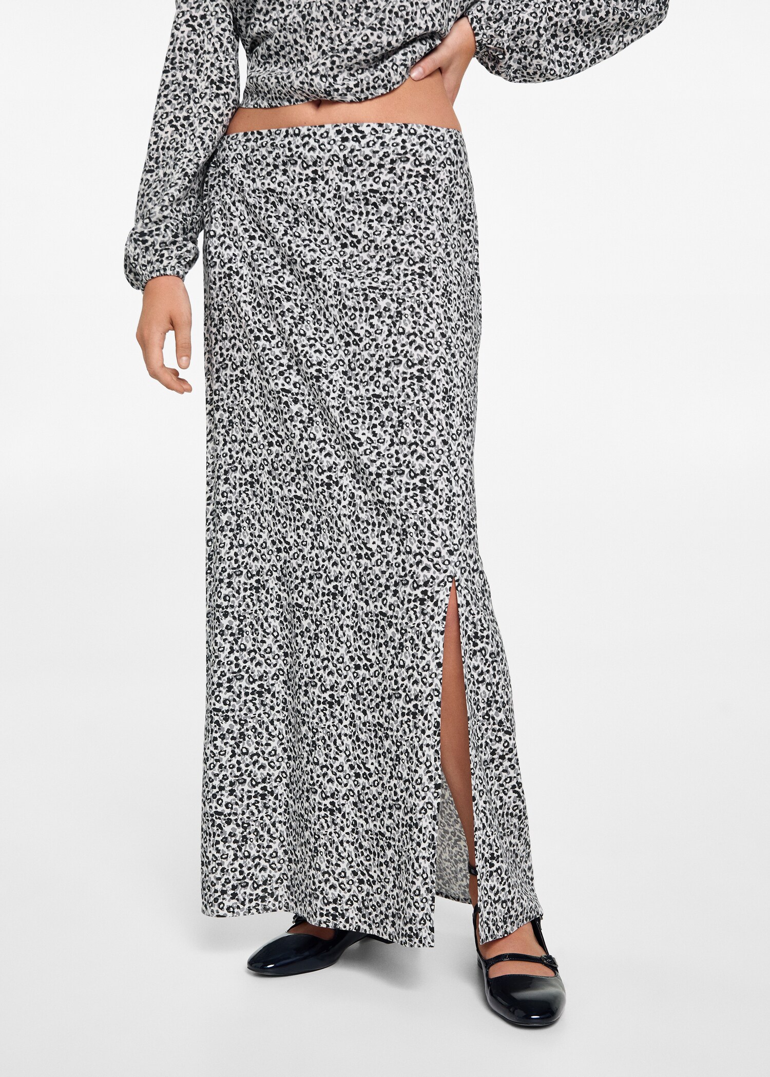 Falda midi leopardo - Plano medio