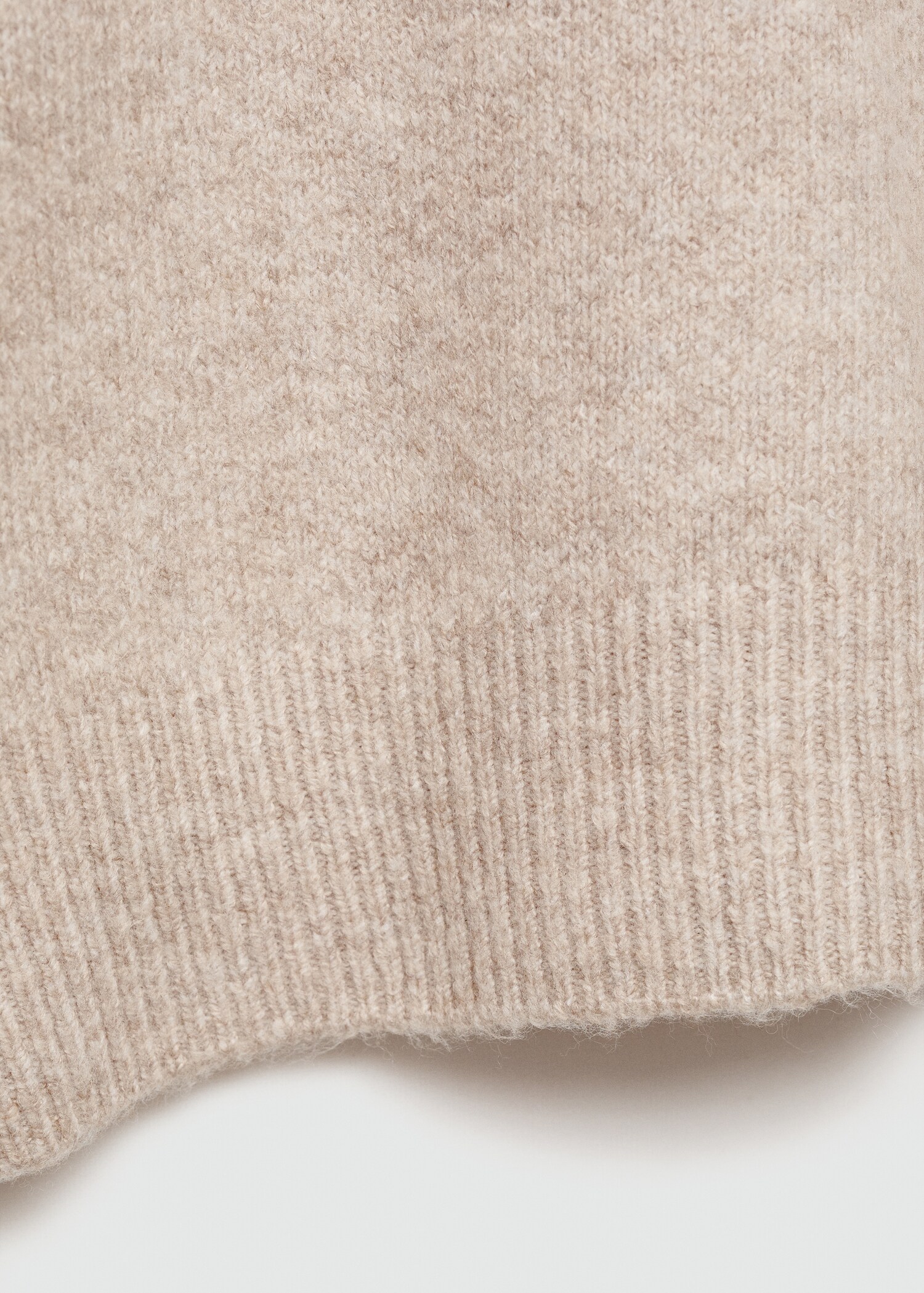 Straight round-neck sweater - Details of the article 0