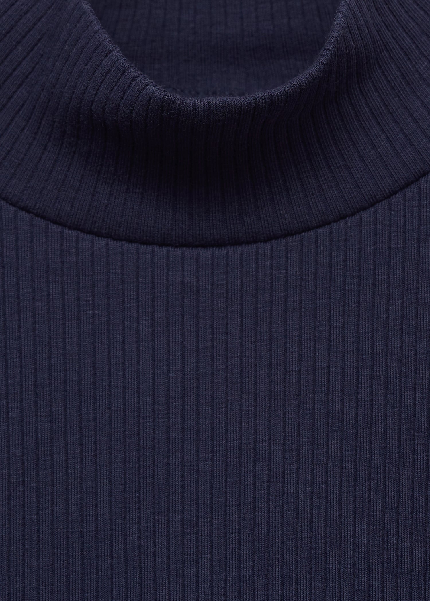 Ribbed high neck t-shirt - Details of the article 8