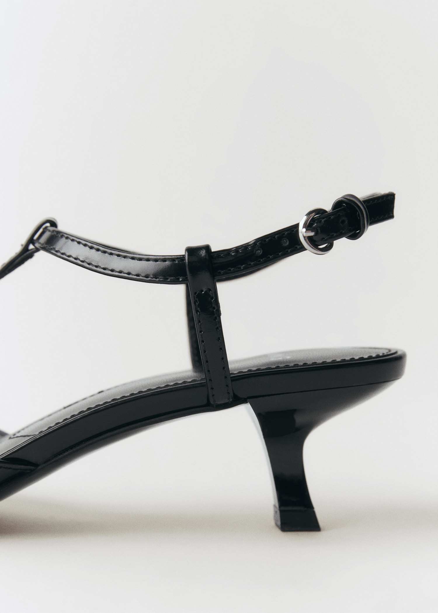 Kitten heel leather shoe - Woman | MANGO USA