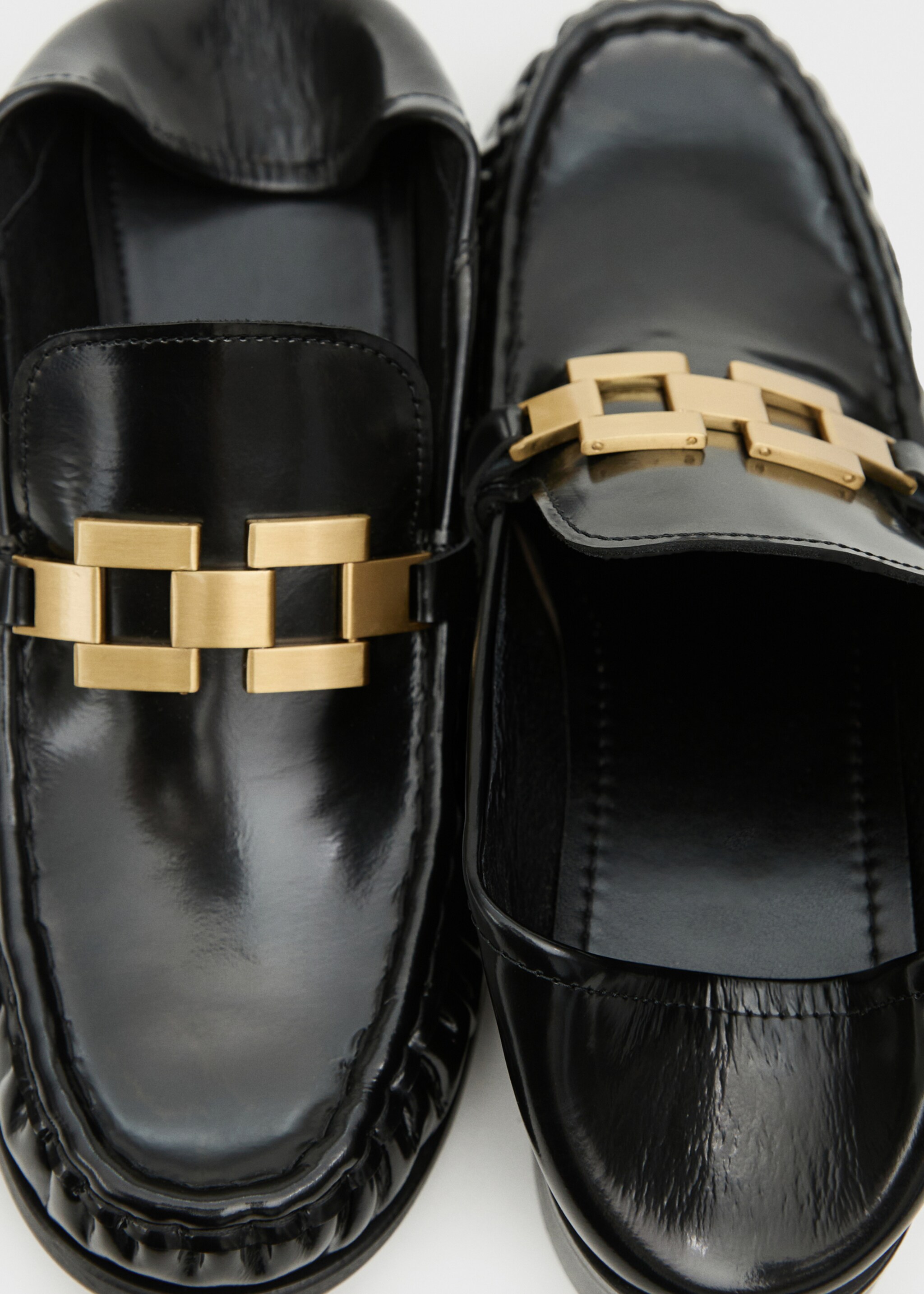 Leather shoes with metallic detail - Details of the article 3