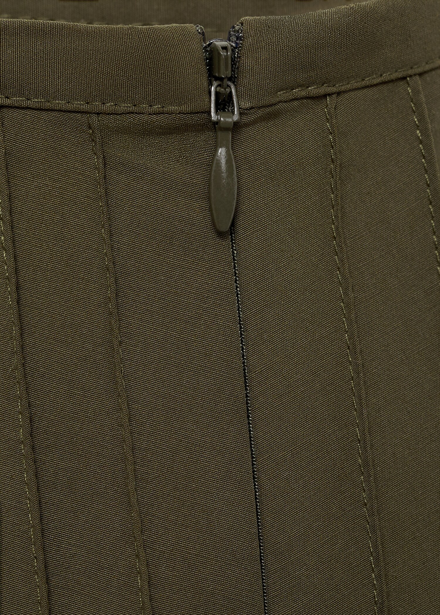 Flared skirt with pleated detail - Details of the article 0