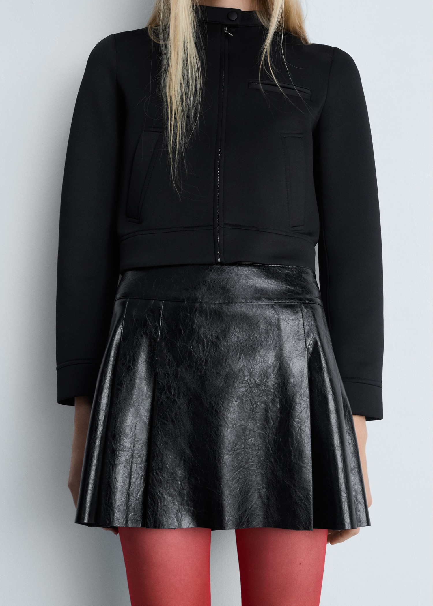 Leather-effect pleated mini-skirt - Details of the article 6