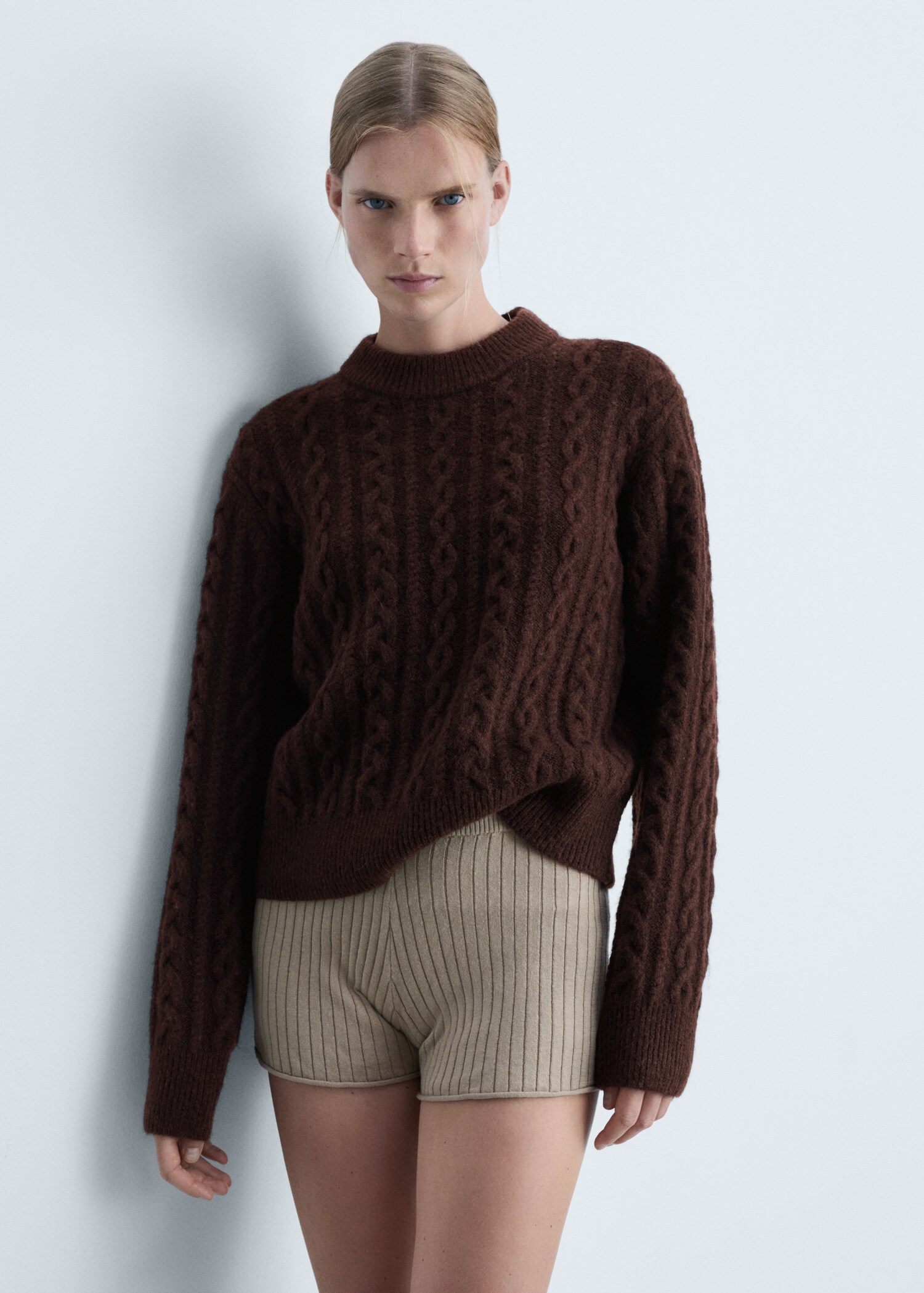 Round-neck braided sweater - Medium plane