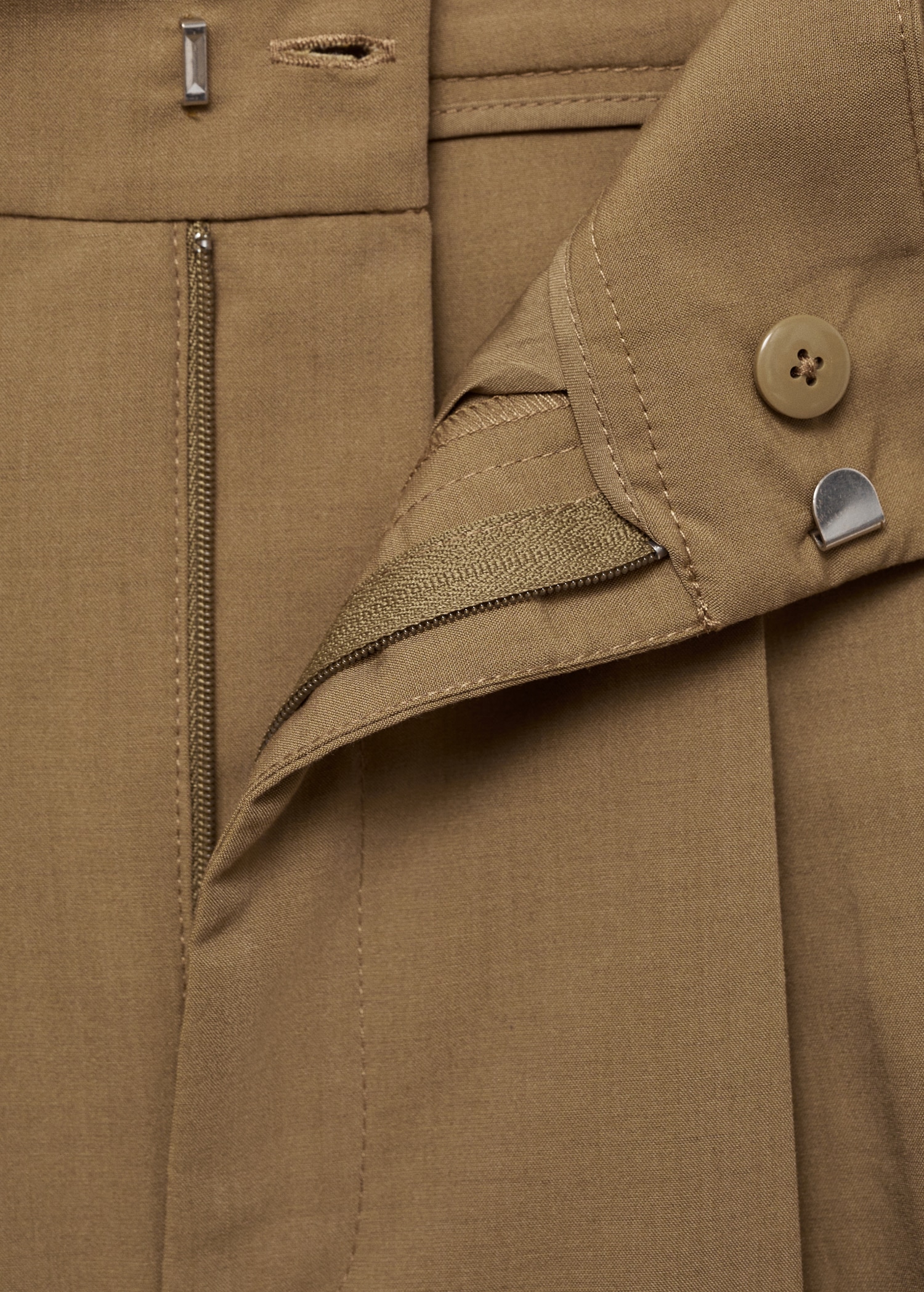 Pleated suit bermuda shorts - Details of the article 8