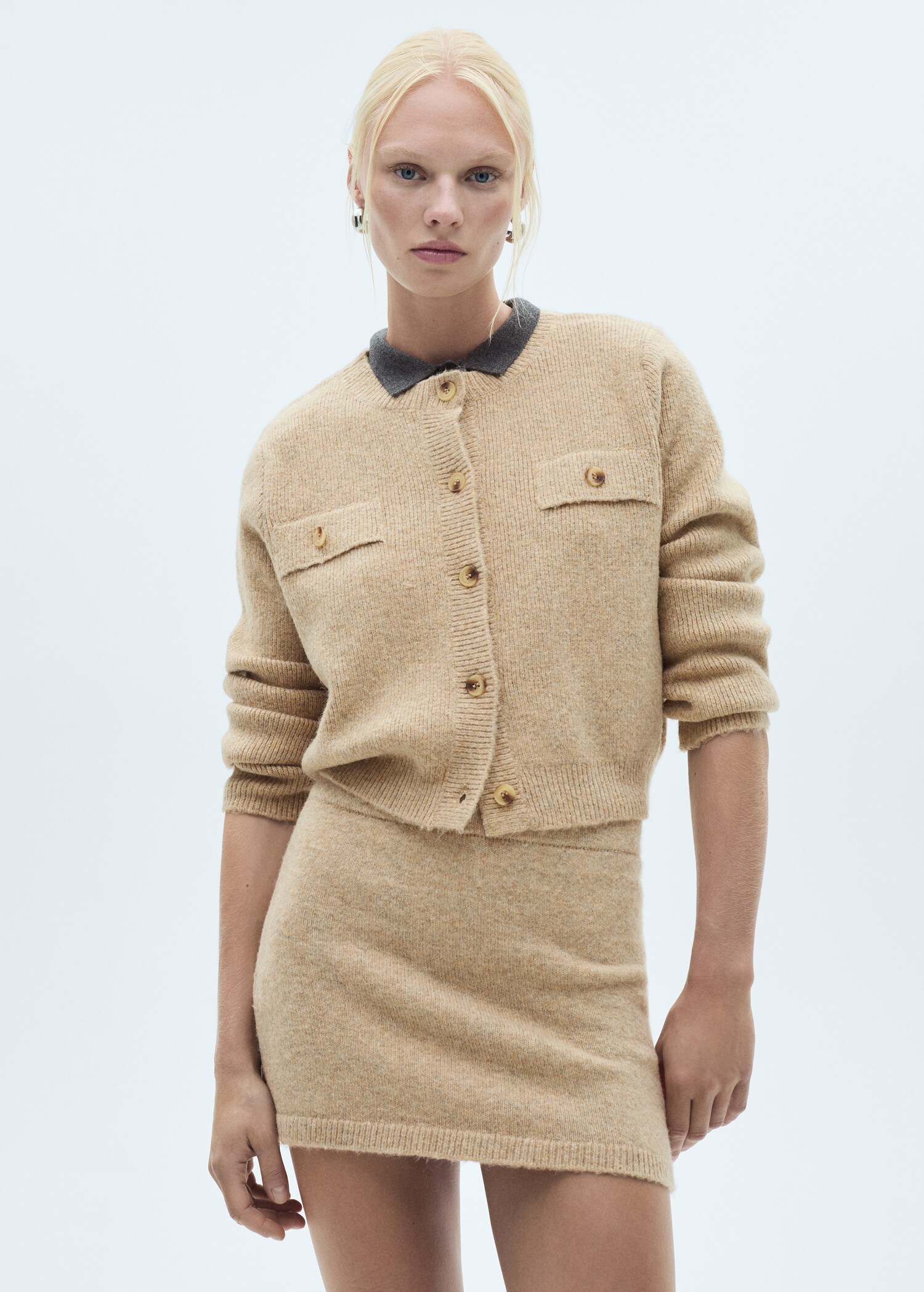 Ribbed knitted cardigan with buttons - Medium plane
