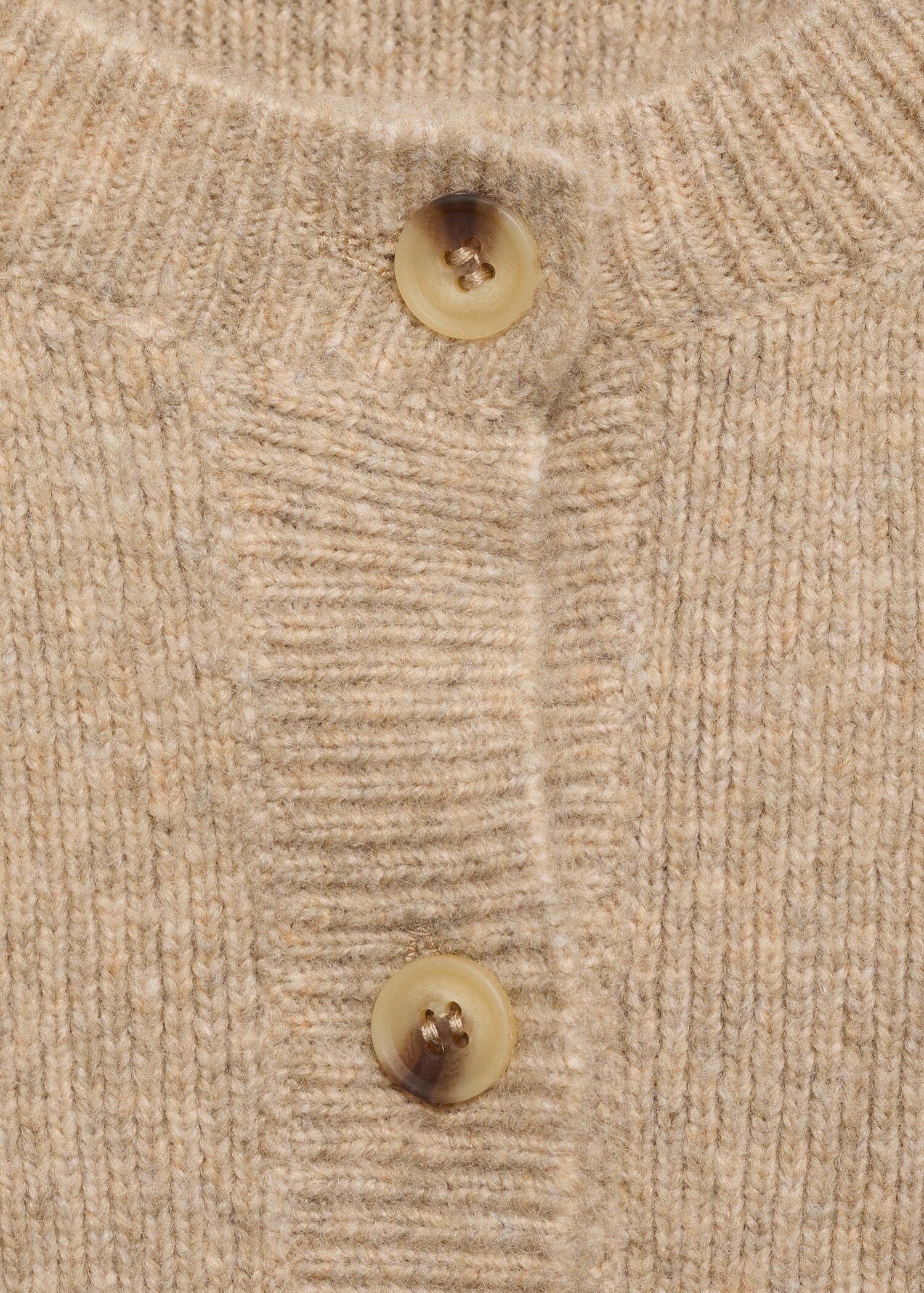 Ribbed knitted cardigan with buttons - Details of the article 8