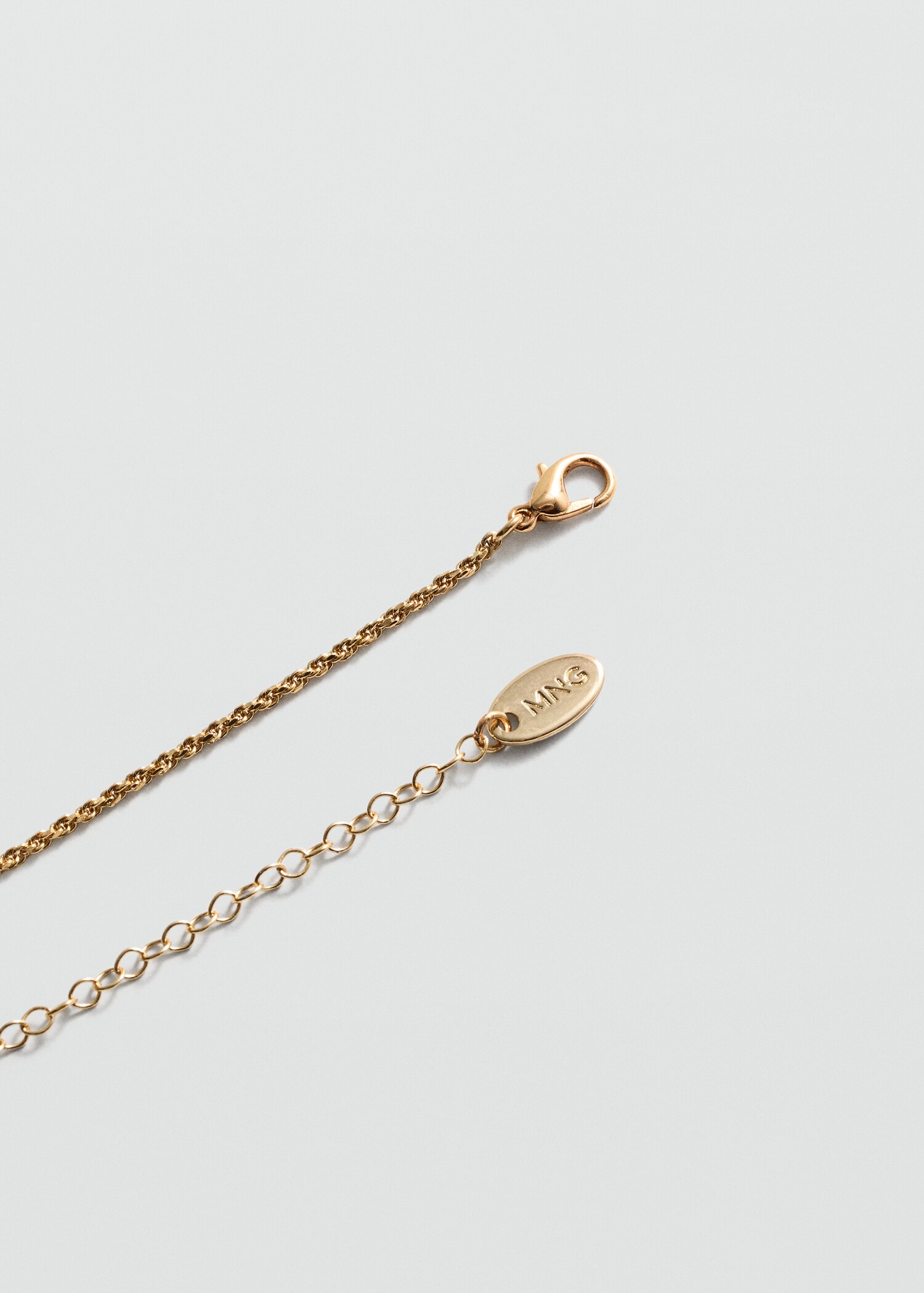 Collier chaîne pendentif - Plan moyen