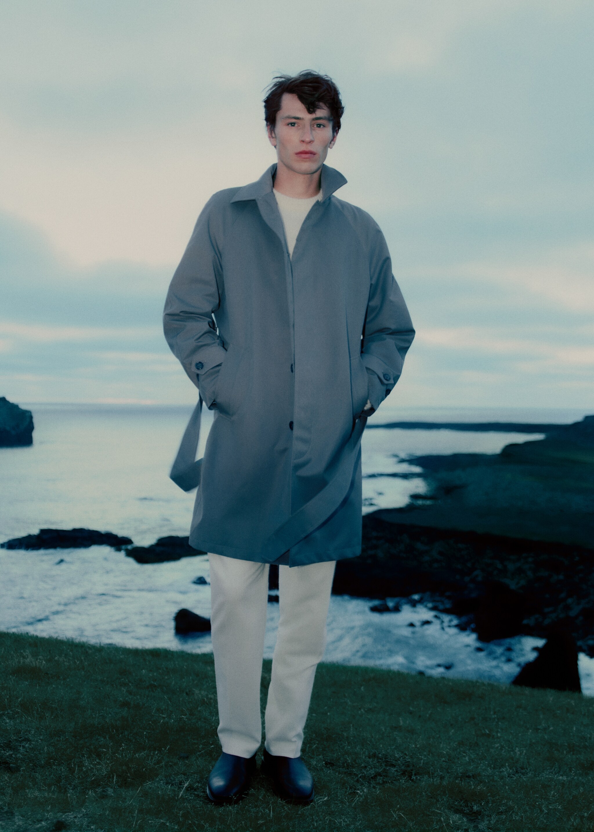 Belted trench coat with brushed finish - Details of the article 5