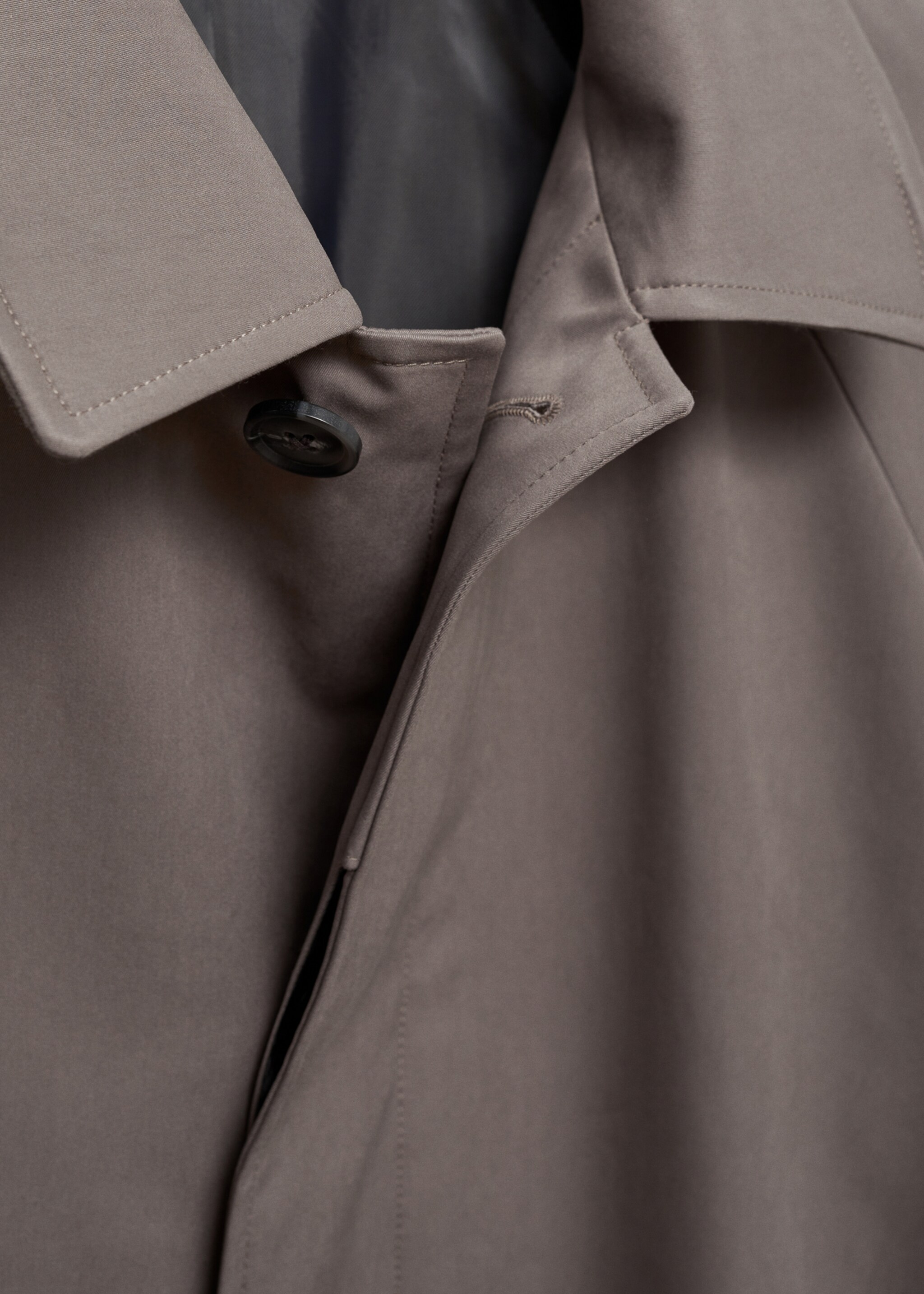 Belted trench coat with brushed finish - Details of the article 8