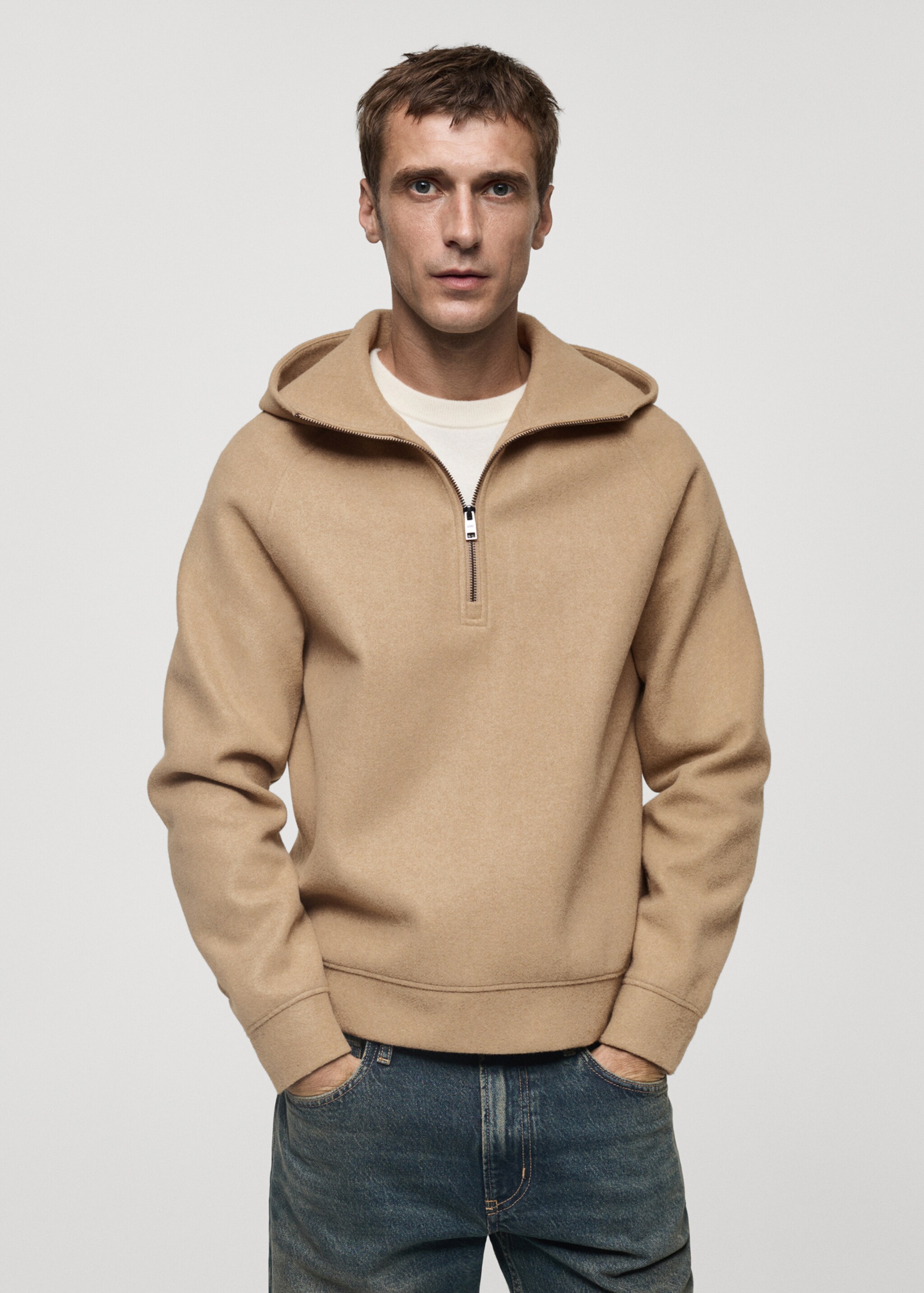 Sudadera franela capucha - Plano medio
