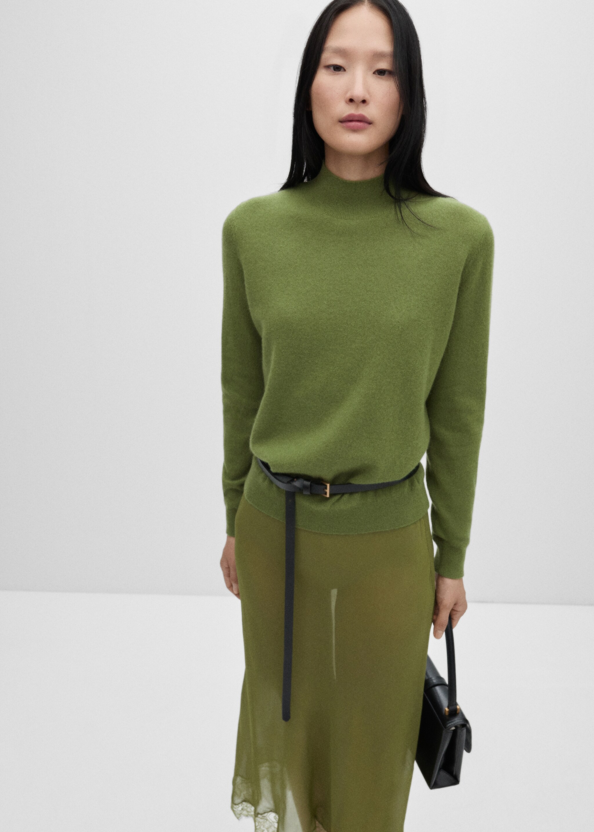 Pull-over 100 % cachemire col montant - Plan moyen, Vert. Ref: 77078263-00.