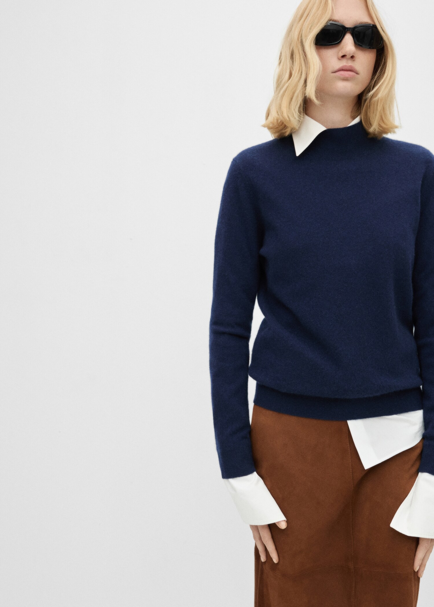 100% cashmere sweater with perkins neck - Medium plane