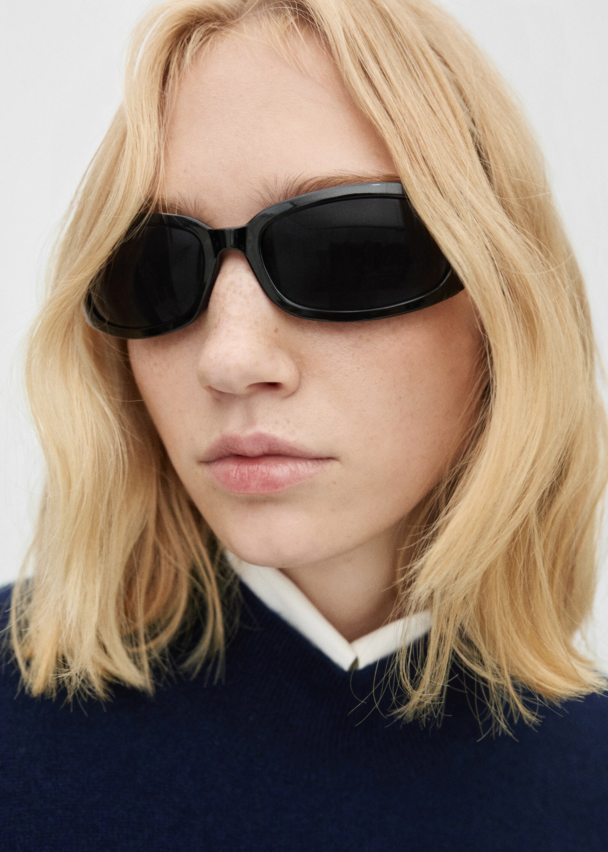 Pull-over 100 % cachemire col montant - Détail de l'article 1, Bleu marine foncé. Ref: 77078263-00.