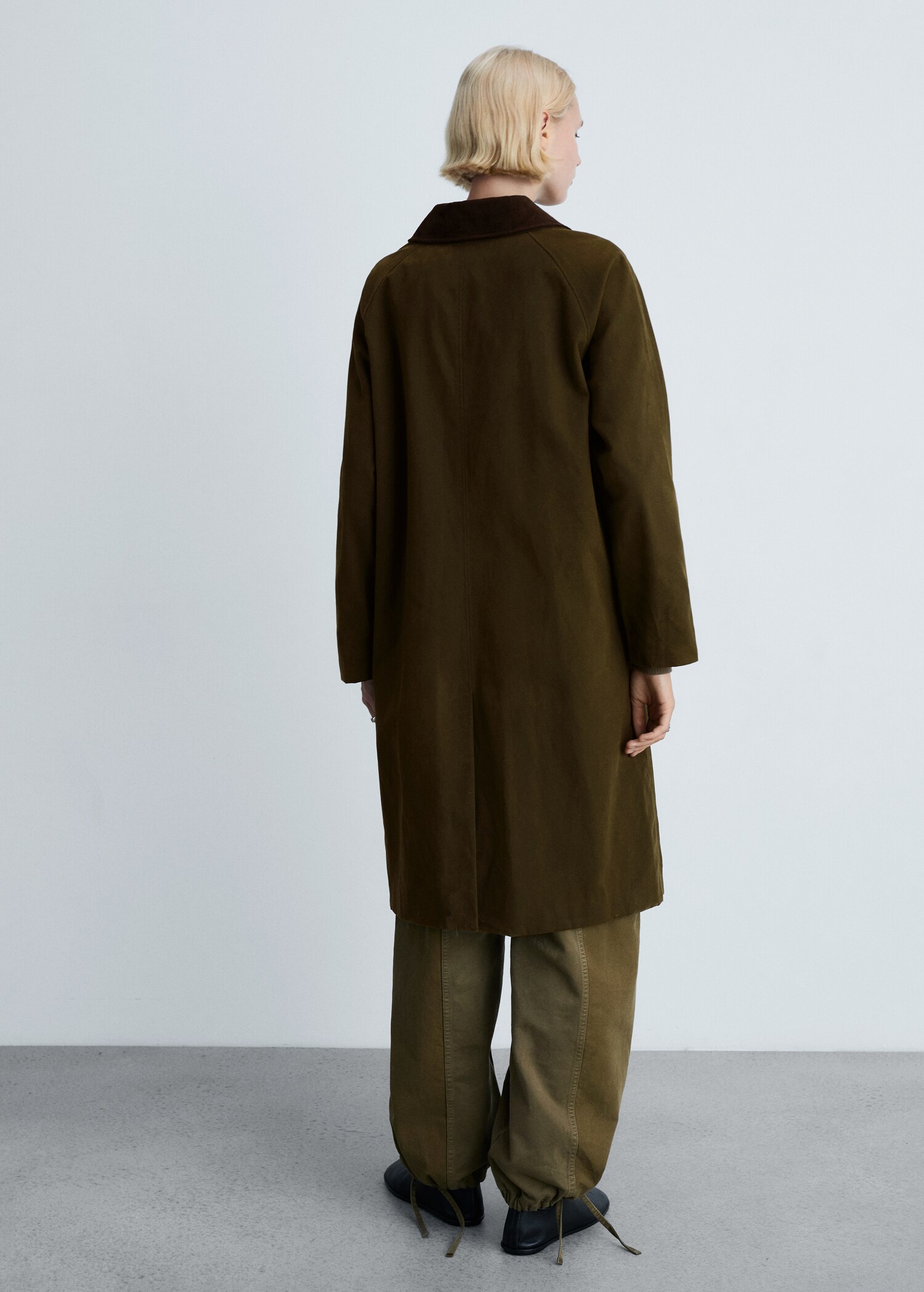Long corduroy collar parka - Reverse of the article