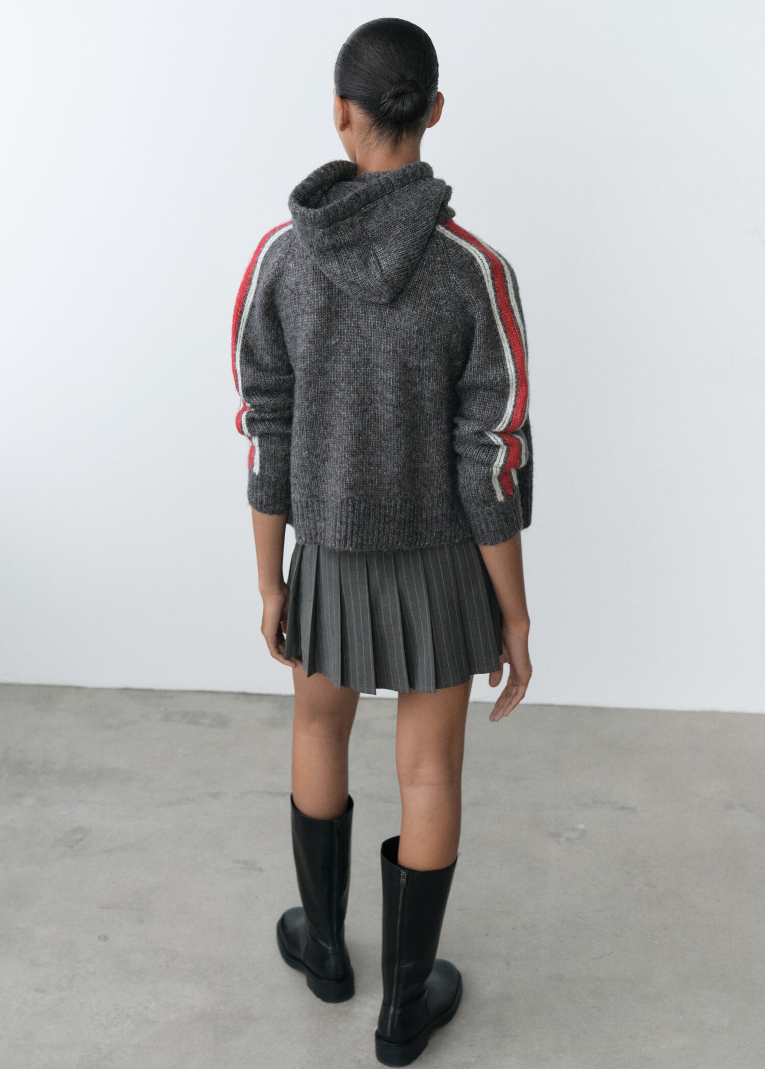 Skort with pinstripe pleats - Reverse of the article