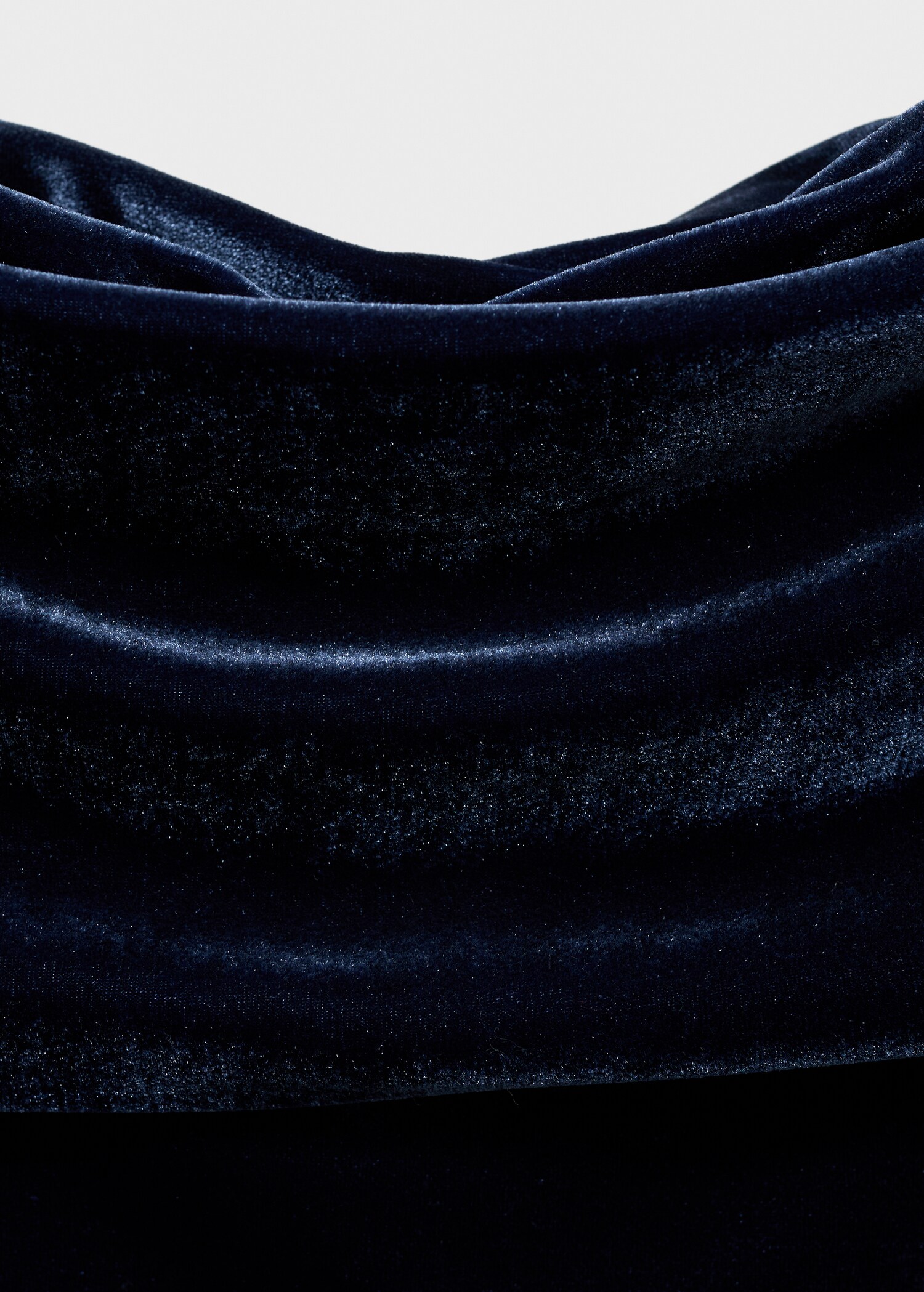 Off-the-shoulder velvet dress - Details of the article 8