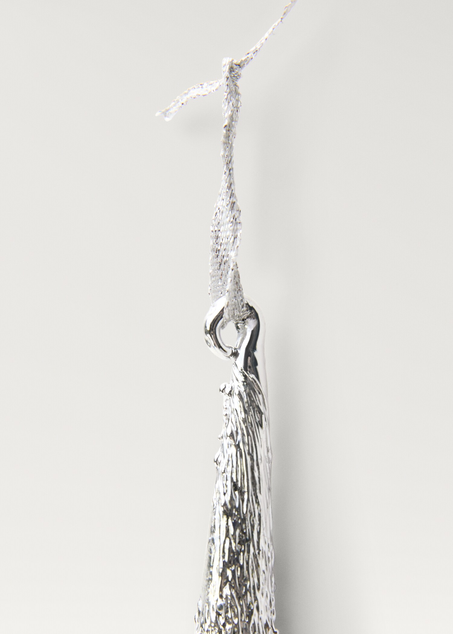 Teardrop Design Tree Ornament - Details of the article 2