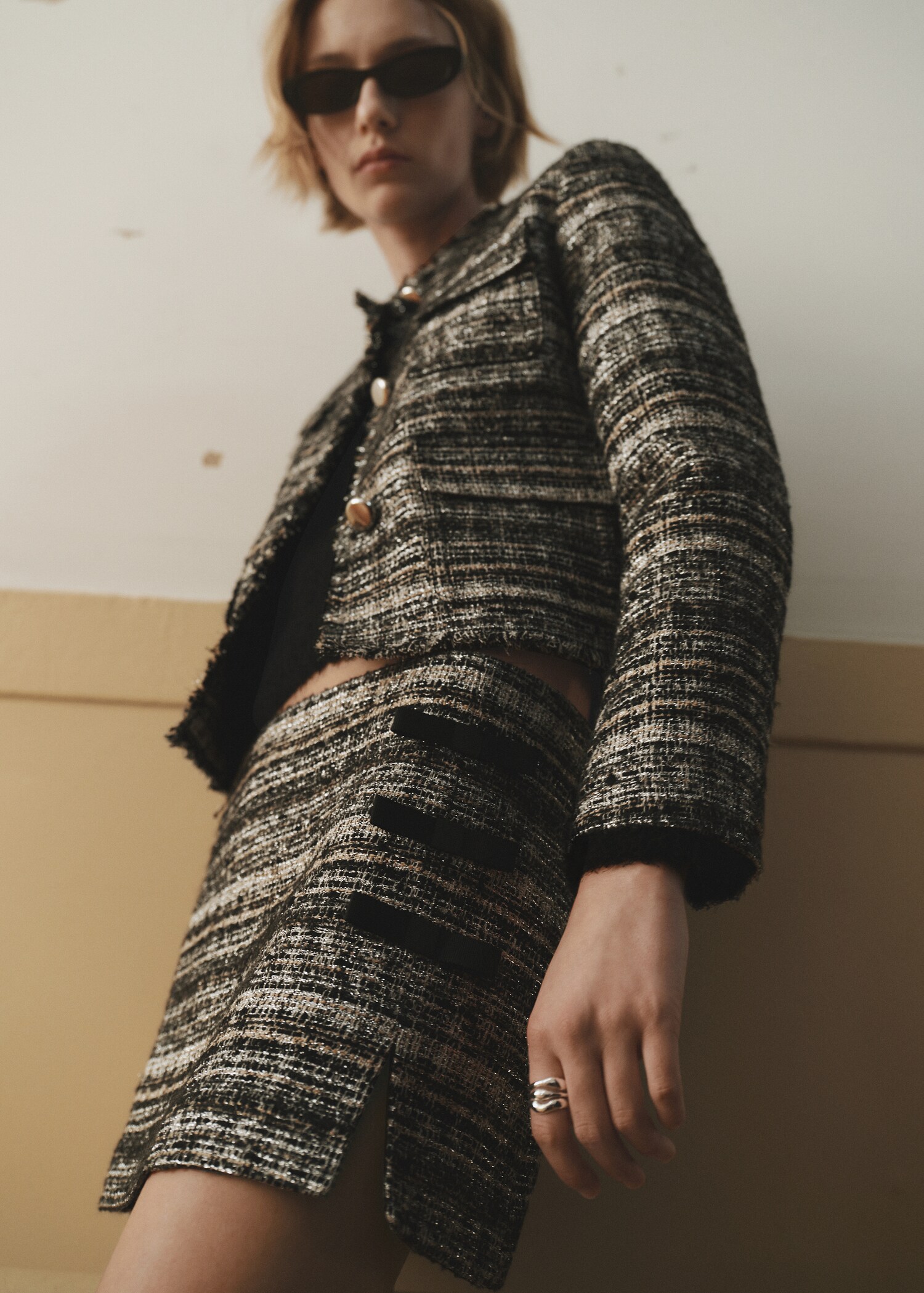 Tweed mini-skirt with bows - Details of the article 7