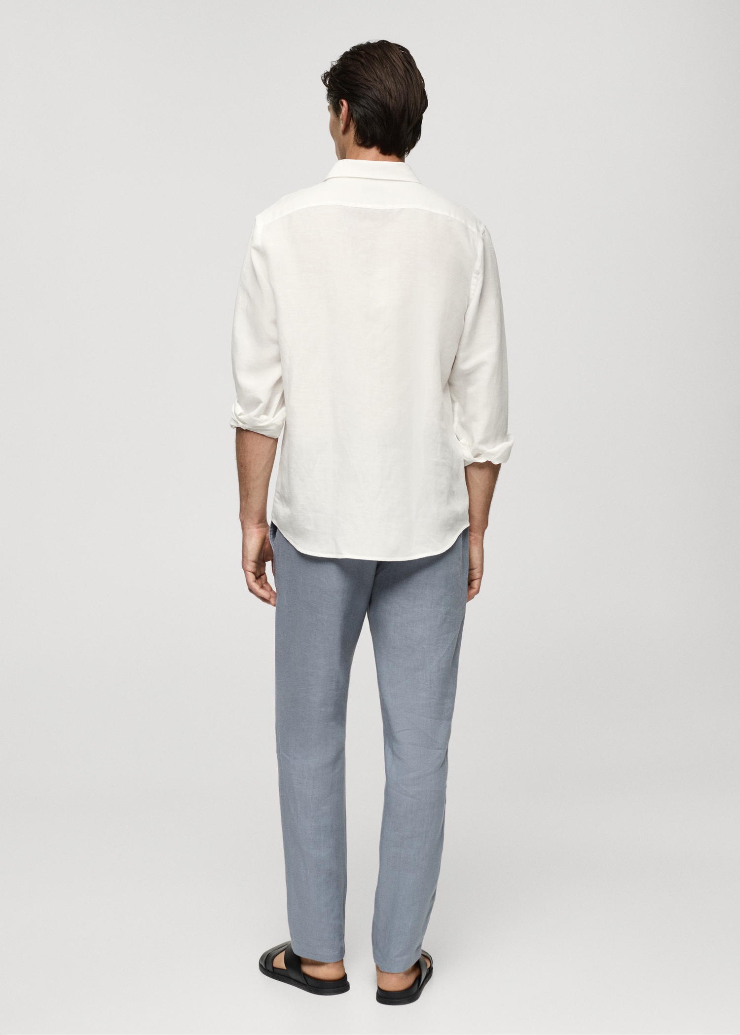 Relaxed-fit Tencel™ linen shirt - Reverse of the article