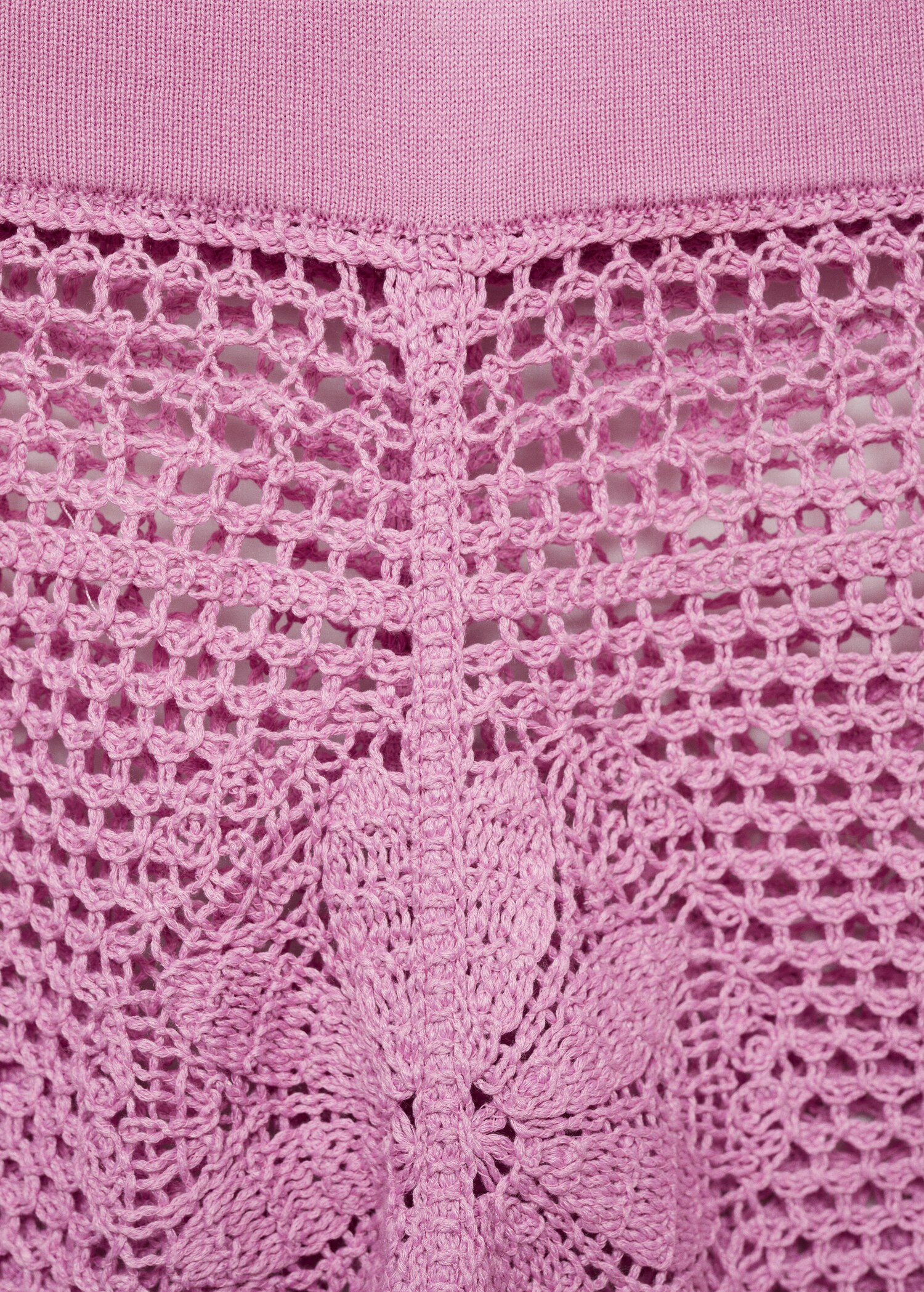 Crochet shorts with flowers