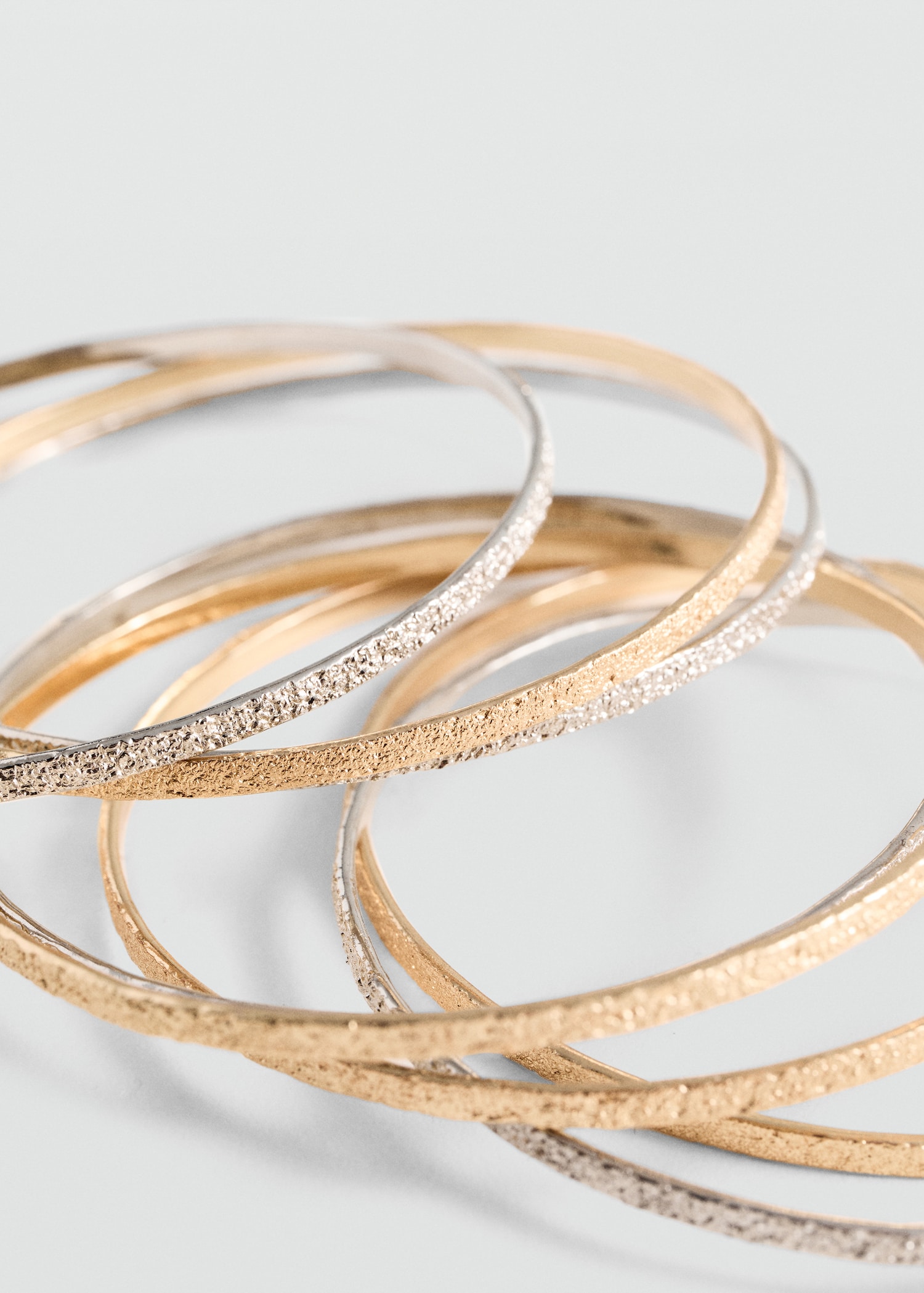 Set bracelets métalliques - Plan moyen