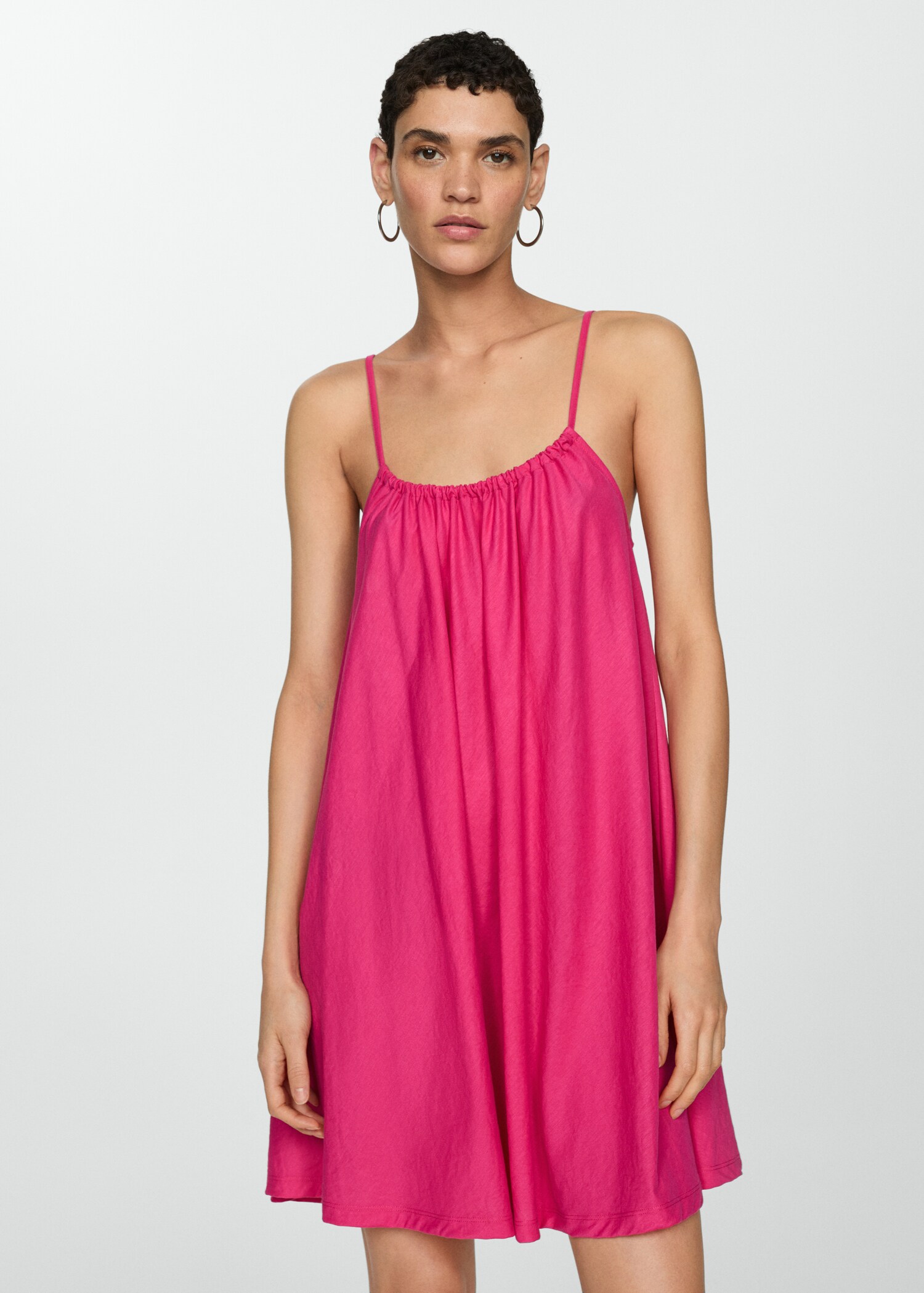 Robe courte fluide - Plan moyen