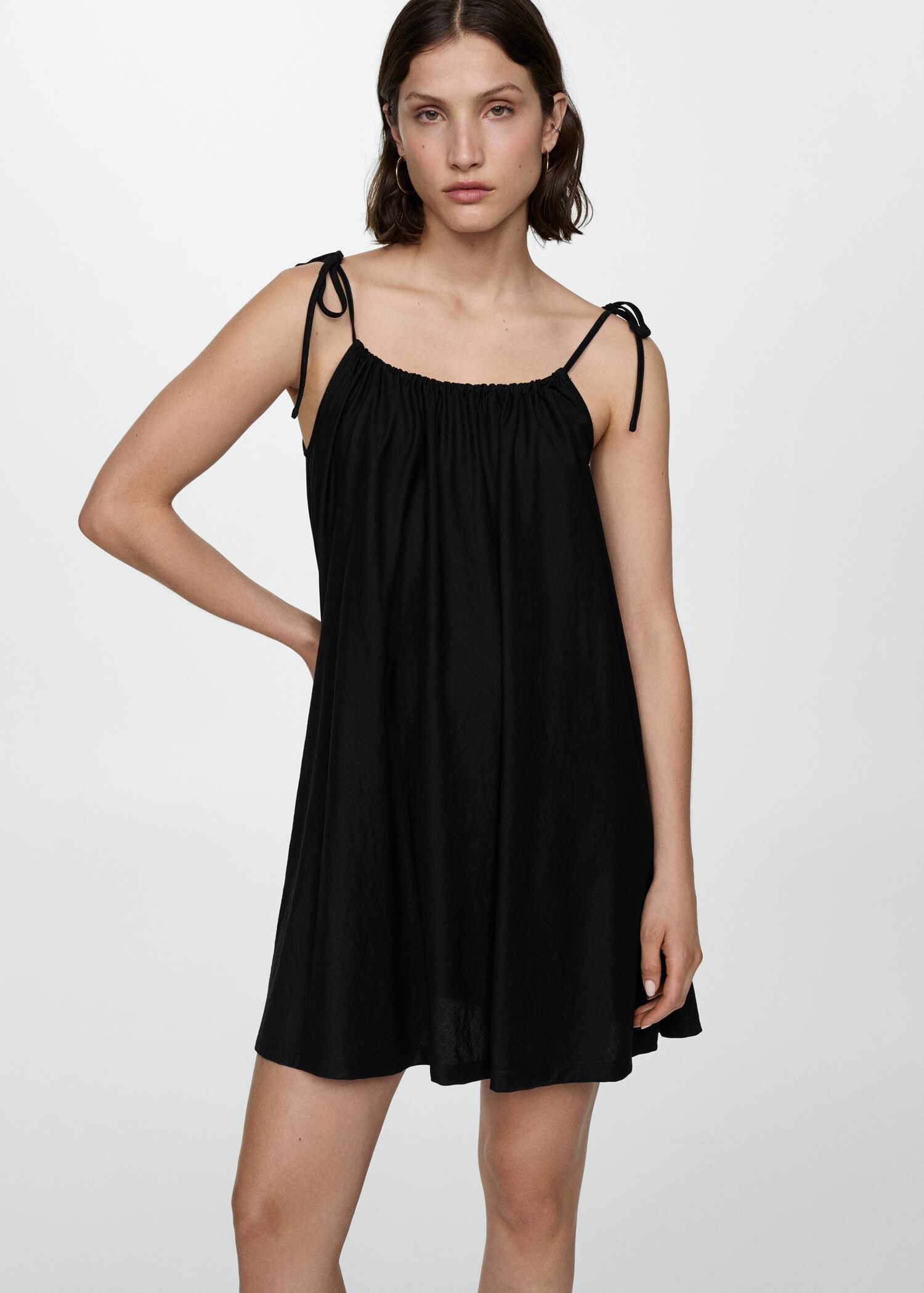 Robe courte fluide - Plan moyen