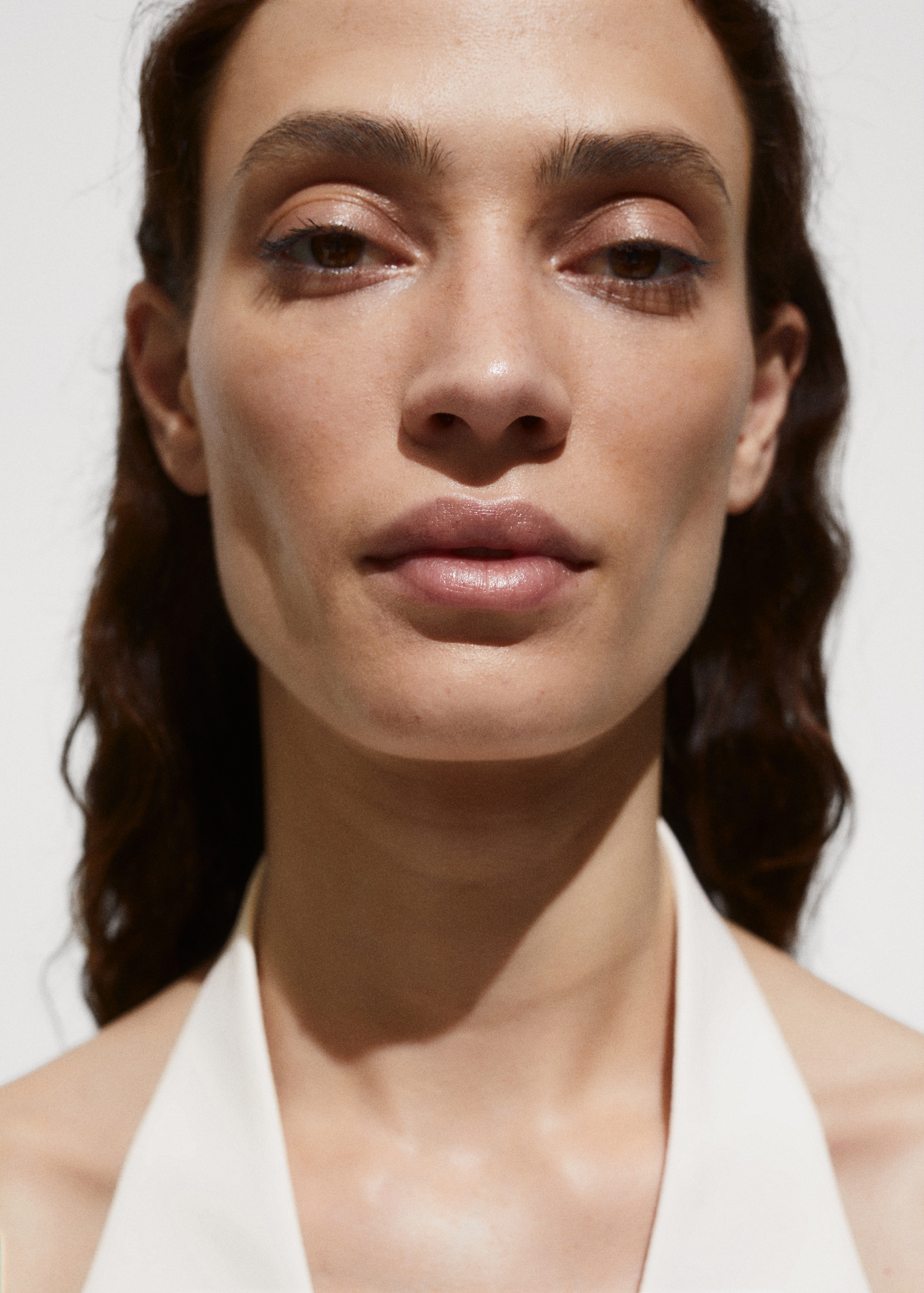 Halter-neck gilet with buttons