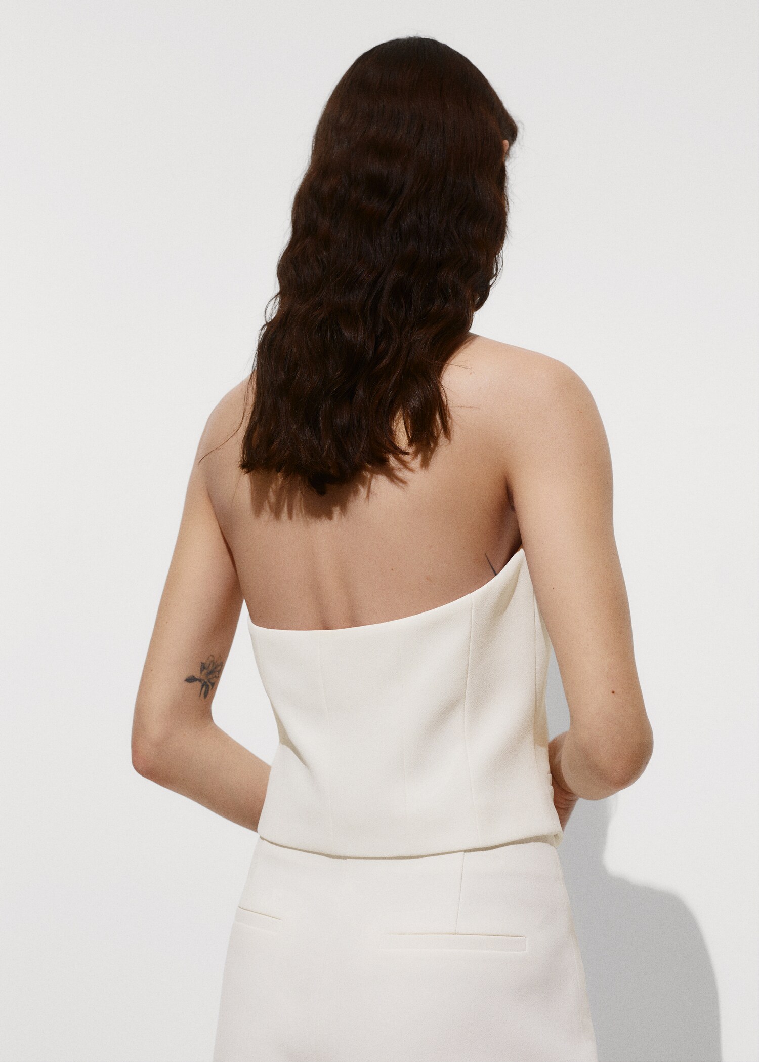 Halter-neck gilet with buttons - Reverse of the article