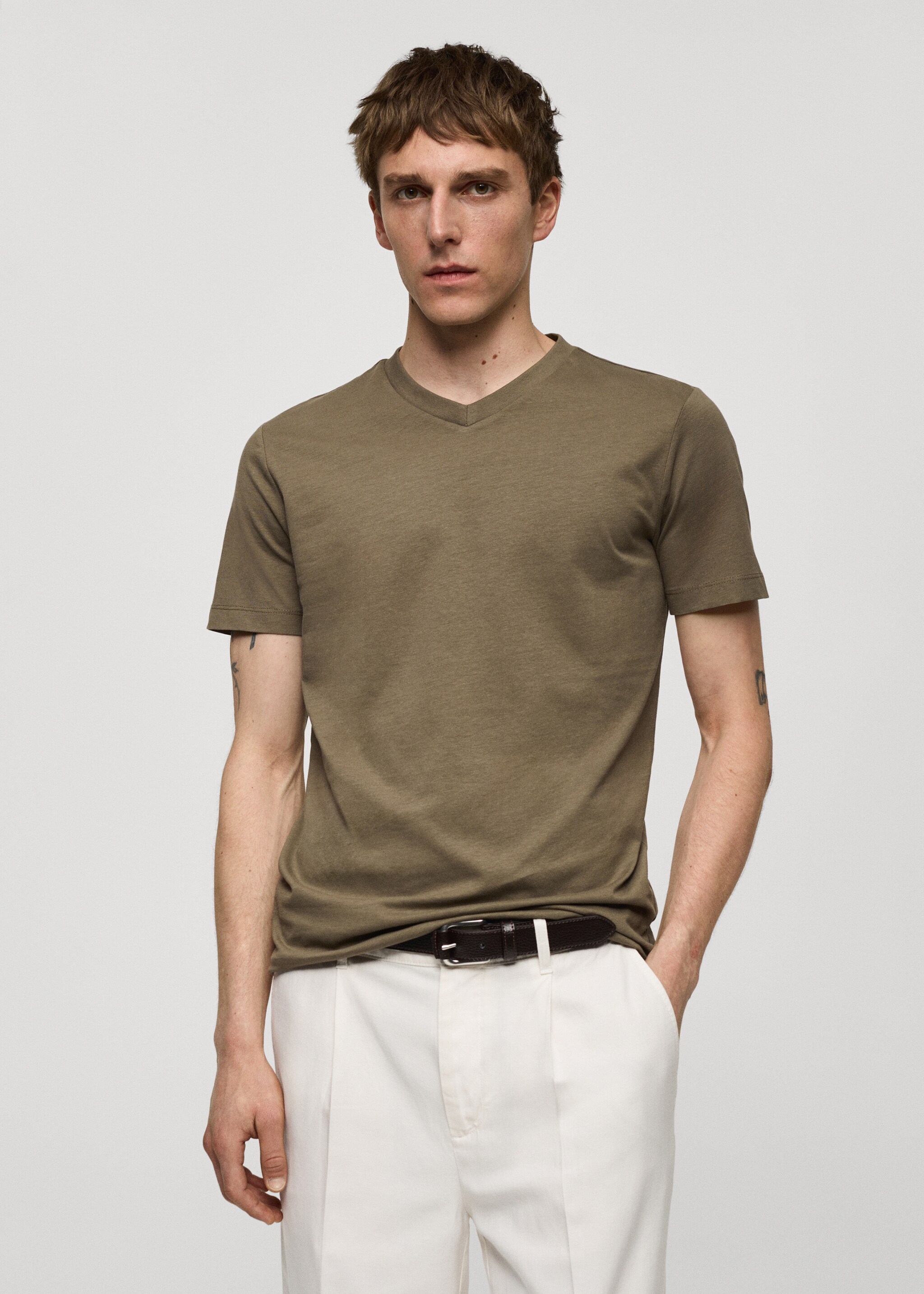 Slim-fit cotton V-neck t-shirt - Medium plane