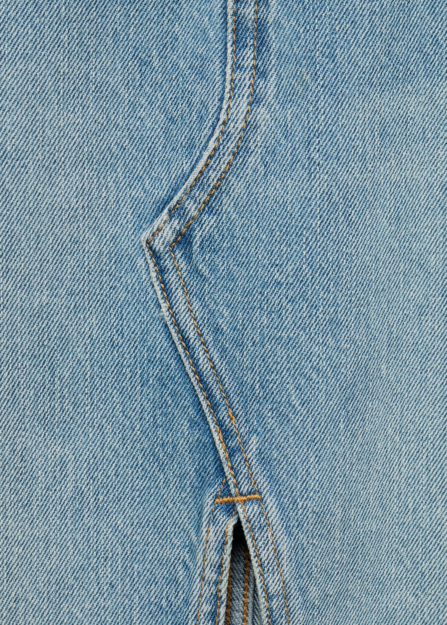 Denim skirt with frayed hem - Details of the article 0