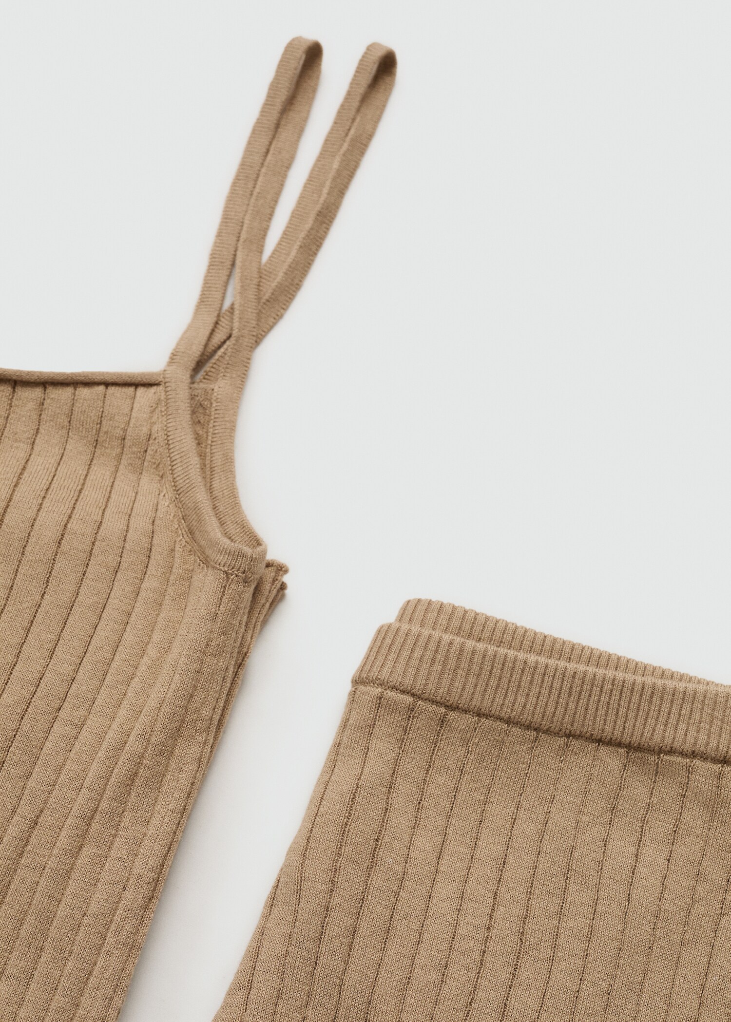 Knitted tank top - Details of the article 8