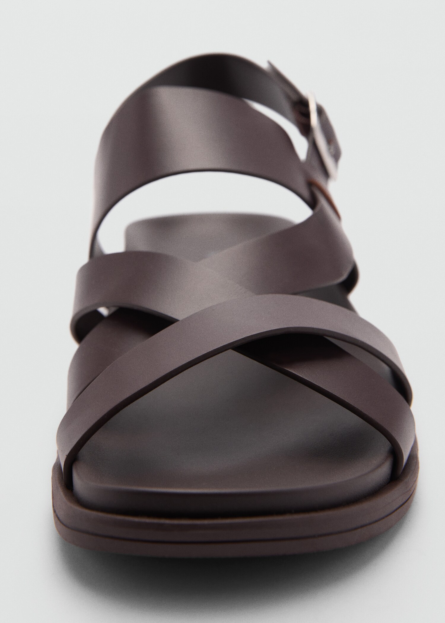 100% leather crossed strap sandal - Details of the article 2
